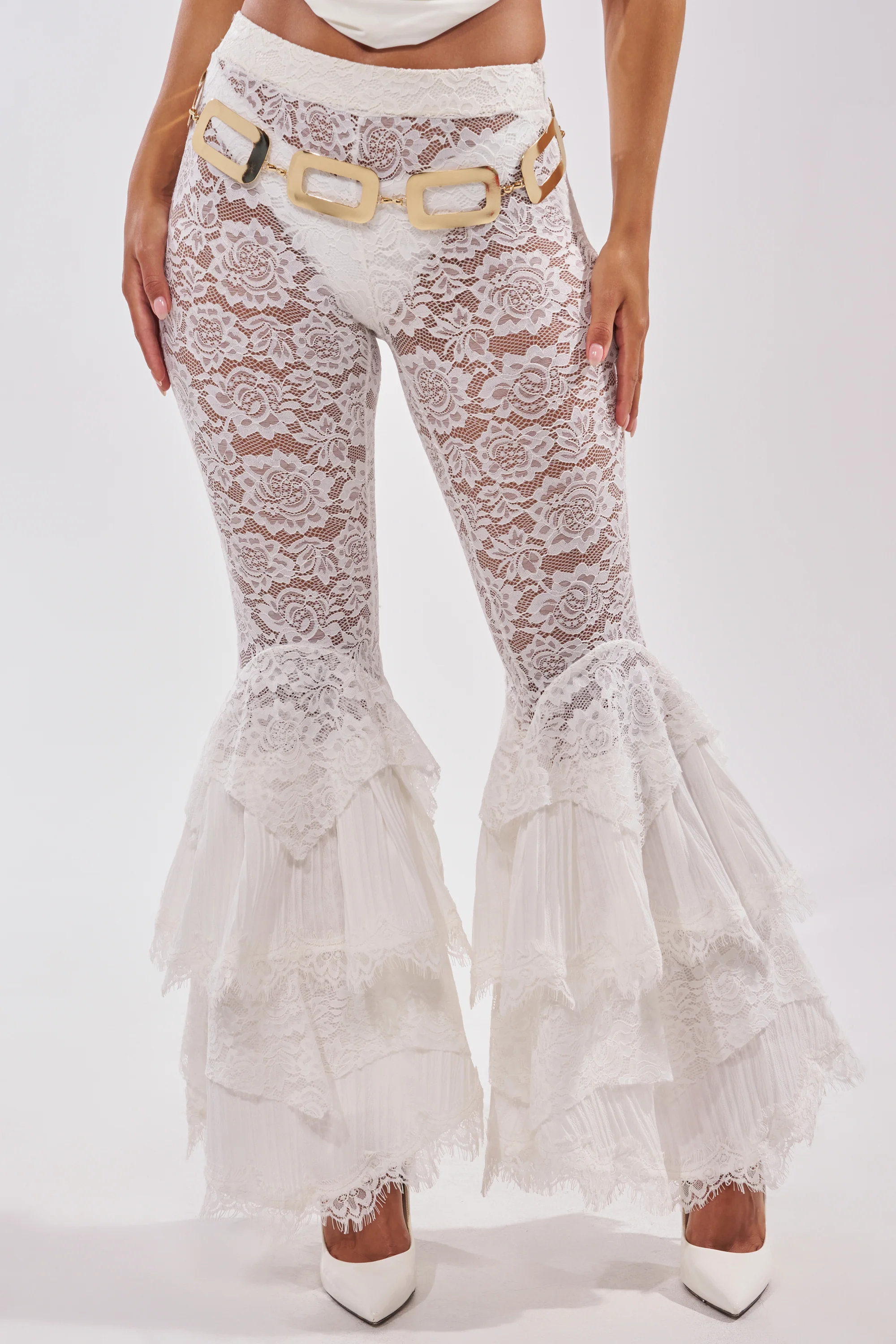 COACHELLA LACE RUFFLE PANTS - Akira Store