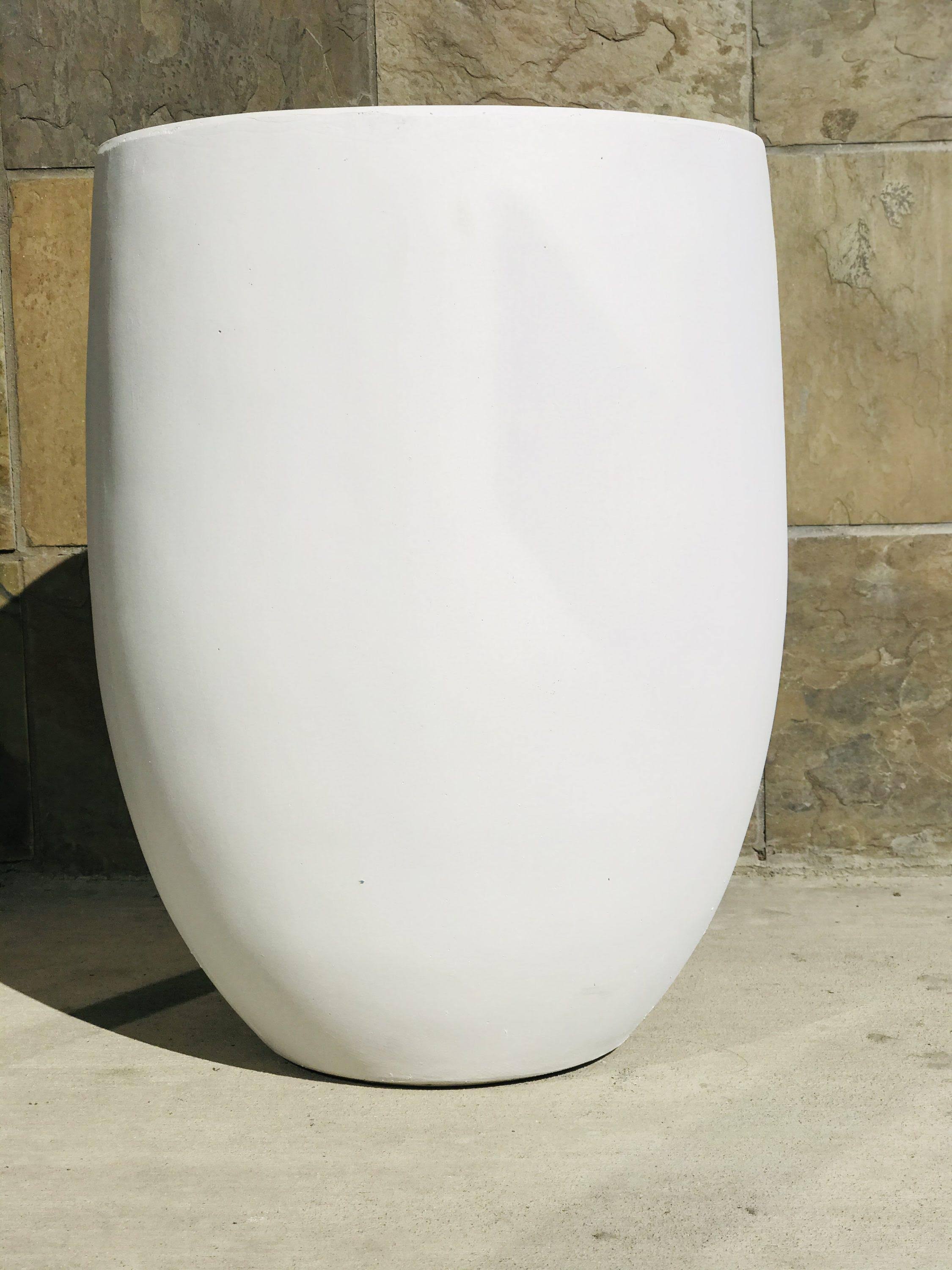 Kante 21.7 in. Tall Pure White Lightweight Concrete Outdoor Round Bowl Planter