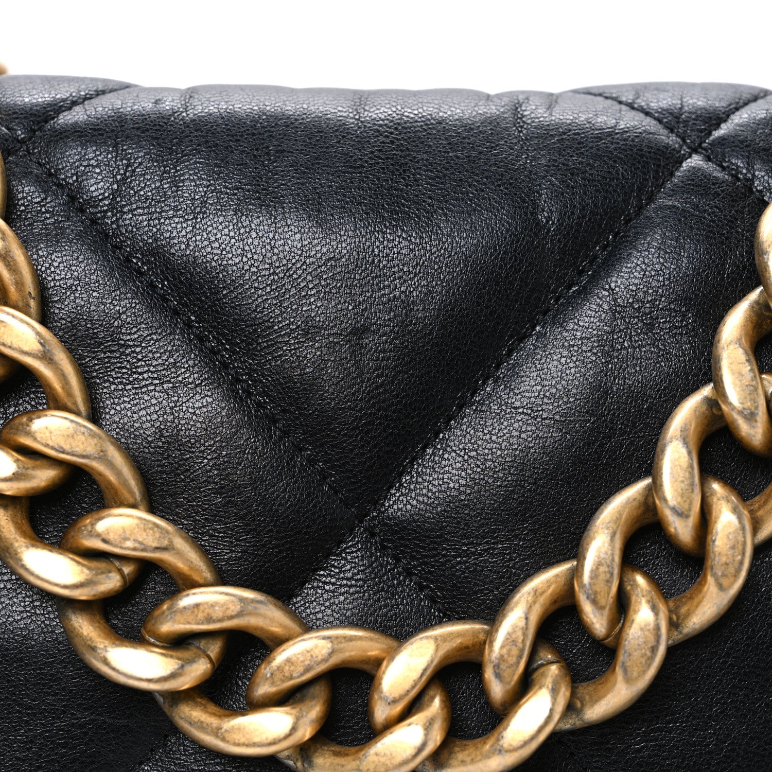 Shiny Goatskin Quilted Maxi Chanel 19 Flap Black