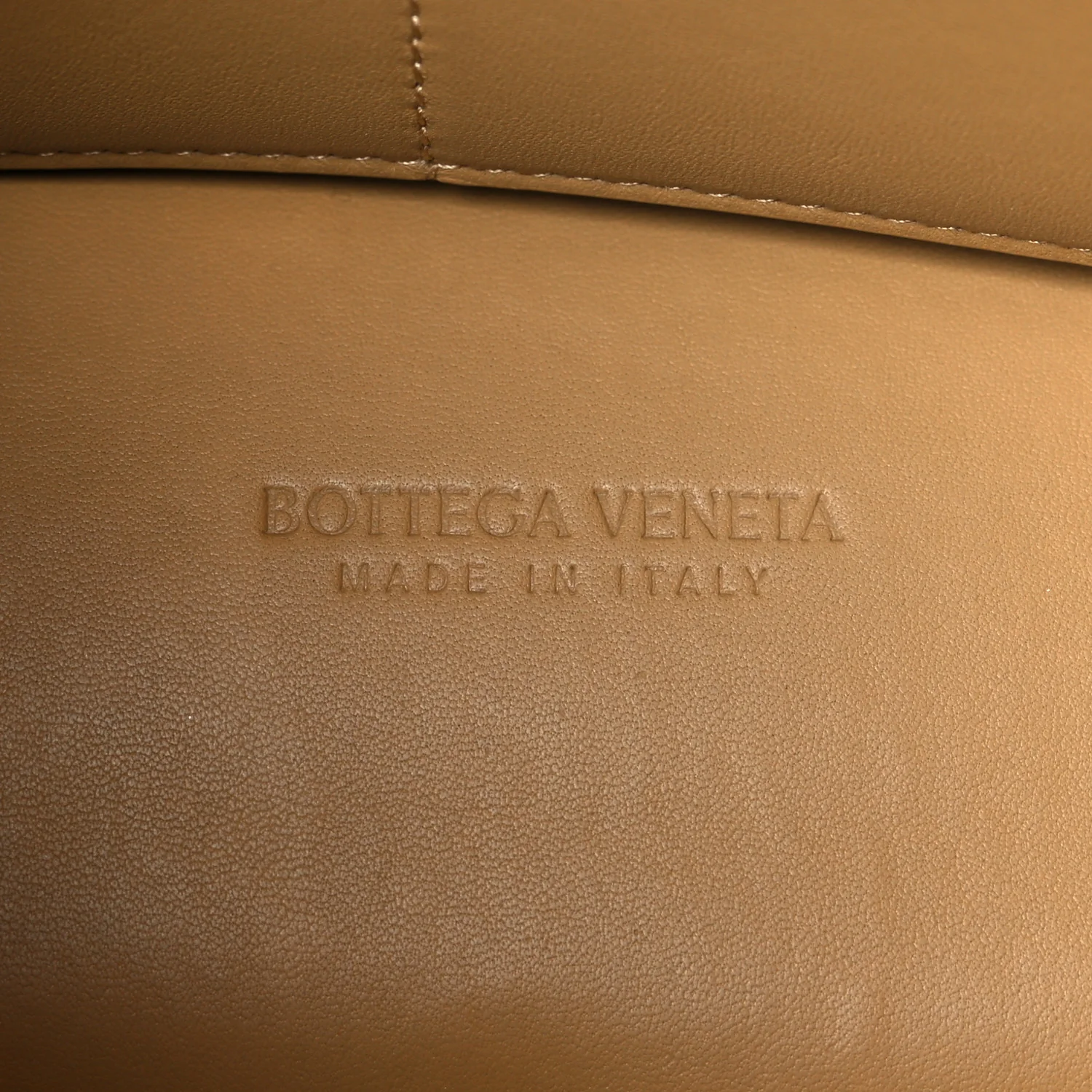 Nappa Intrecciato Medium Andiamo Shoulder Bag Dark Praline