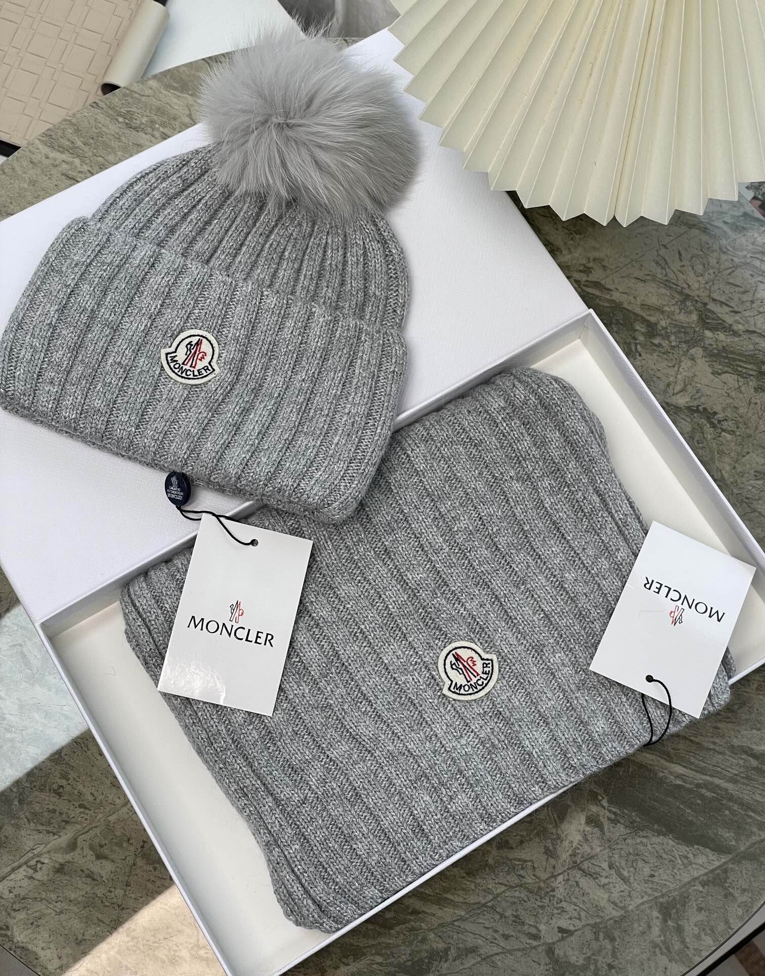 モンクレール新作 フォックスファーボール付きニット帽+マフラー 2枚 Moncler