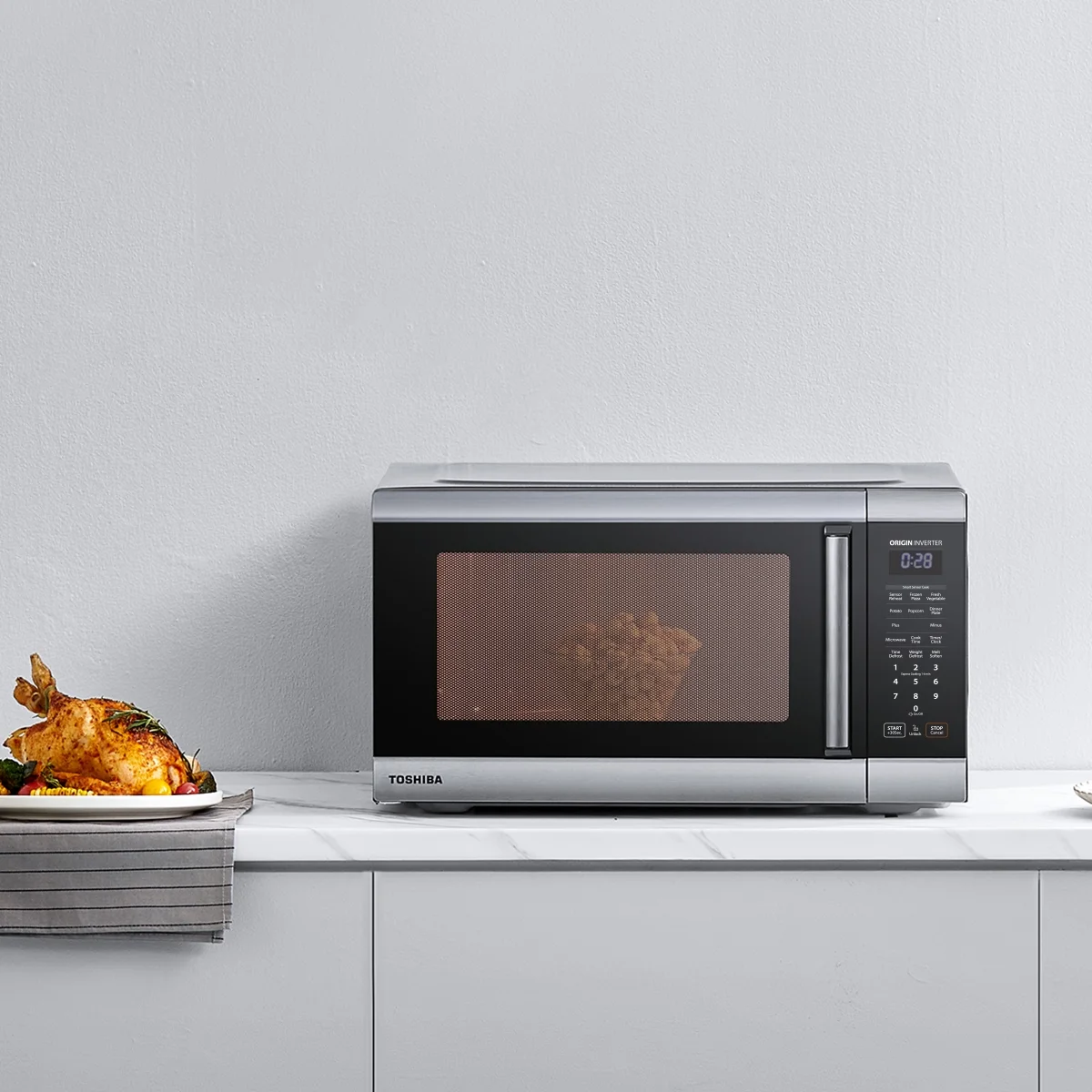Toshiba 2.2 Cu. Ft. 24.4'' Microwave Oven in Stainless Steel