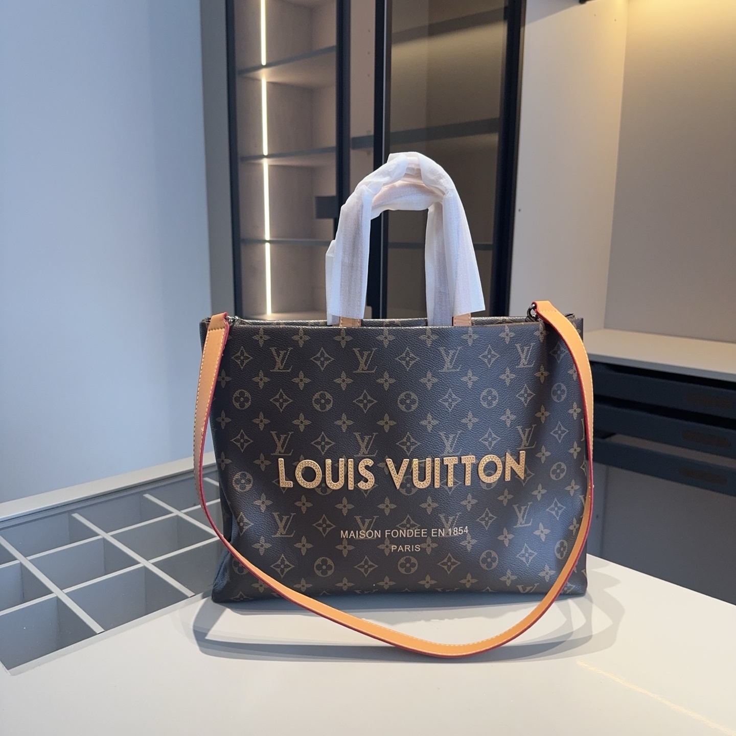 Louis new arrival sopper tote bag