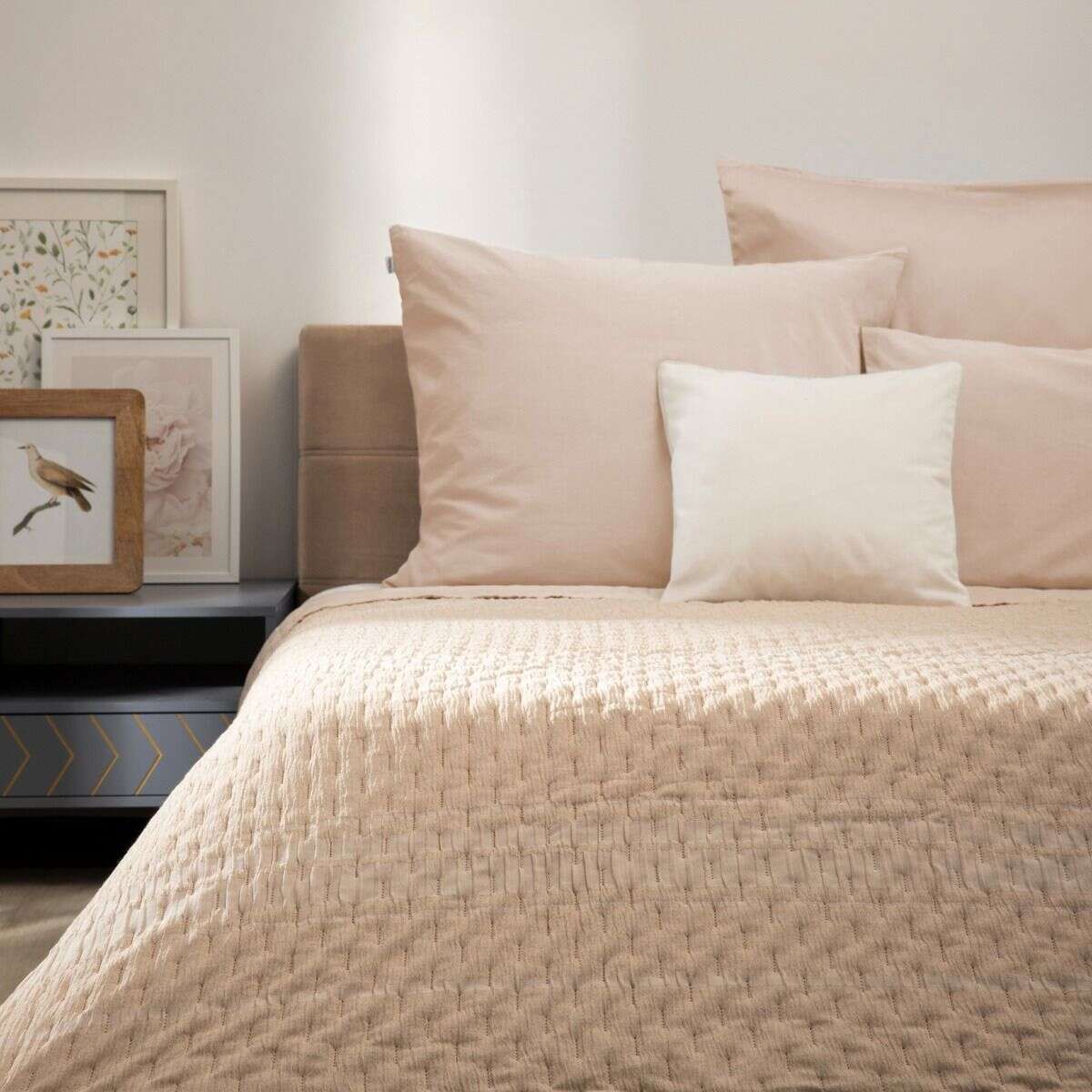 Narzuta ANDA z mikrofibry z wytłoczeniem 200x220 cm