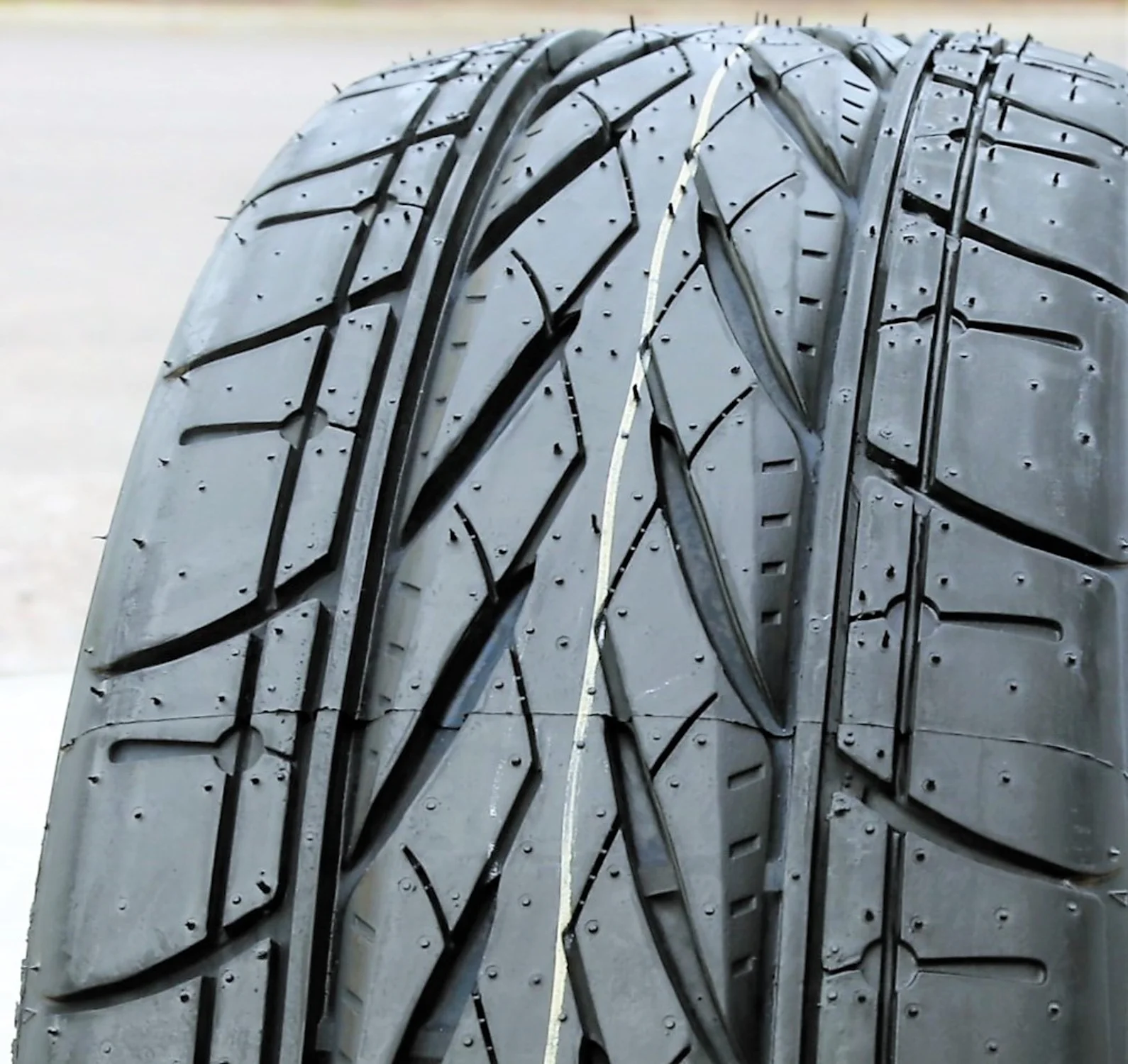 Set of 4 Hexa-R 225/50ZR17 225/50R17 98W XL High Performance a/s All Season Tires - Image 3