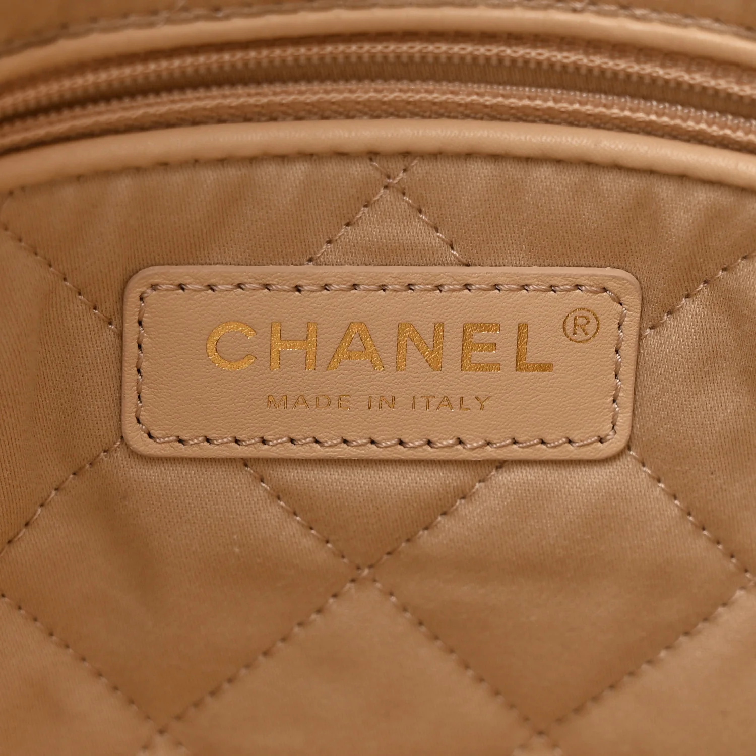 Shiny Calfskin Quilted Small Chanel 22 White