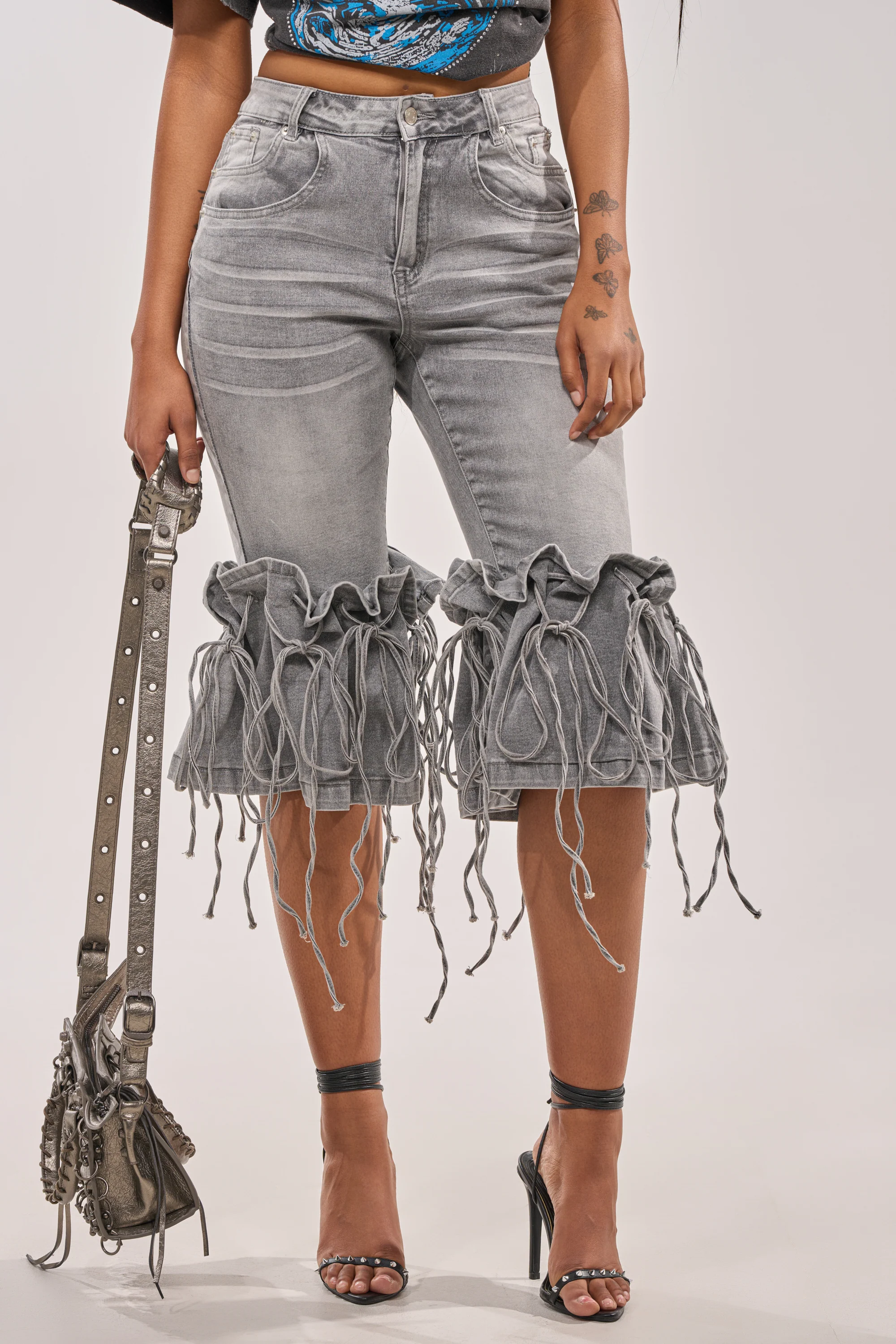 JUMP ON IT DENIM BERMUDA SHORT - Akira Store