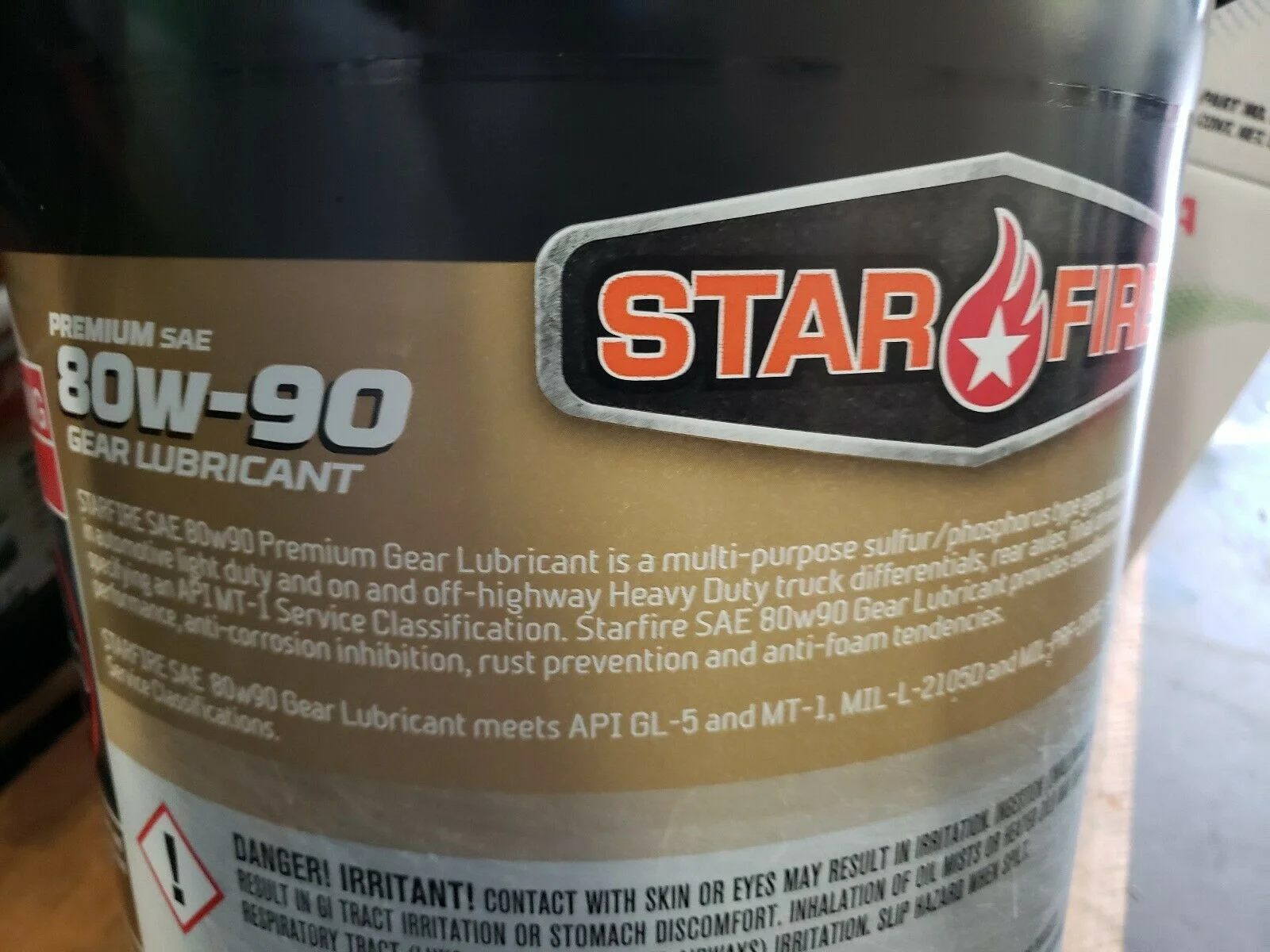 Premium 80W-90 Gear Oil Lubricant 5 Gallon Pail - Image 2