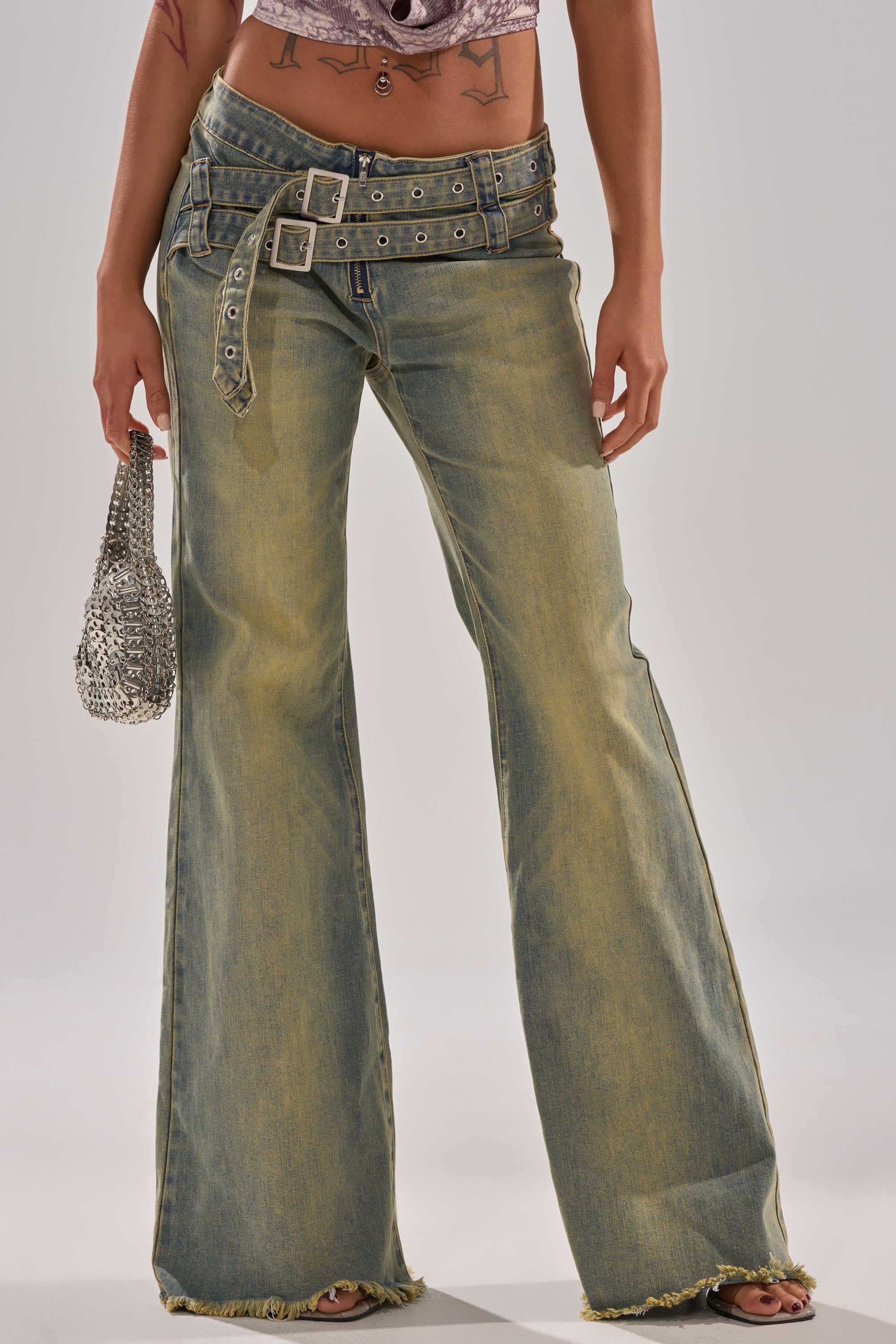JUST LIKE THAT STRAIGHT-LEG DENIM WITH BUCKLE - Akira Store