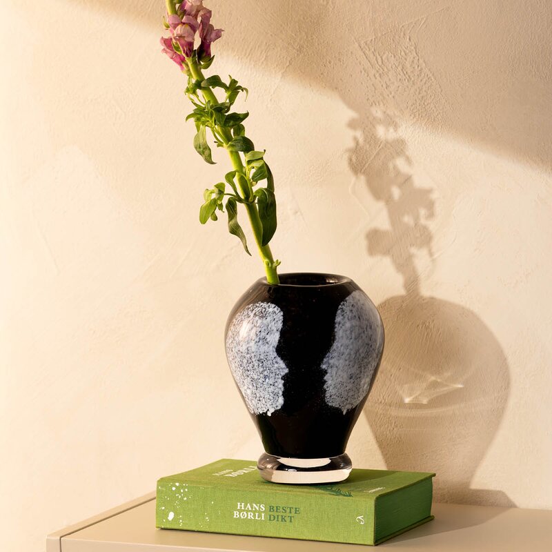 Vi Møtes vase 18 cm svart