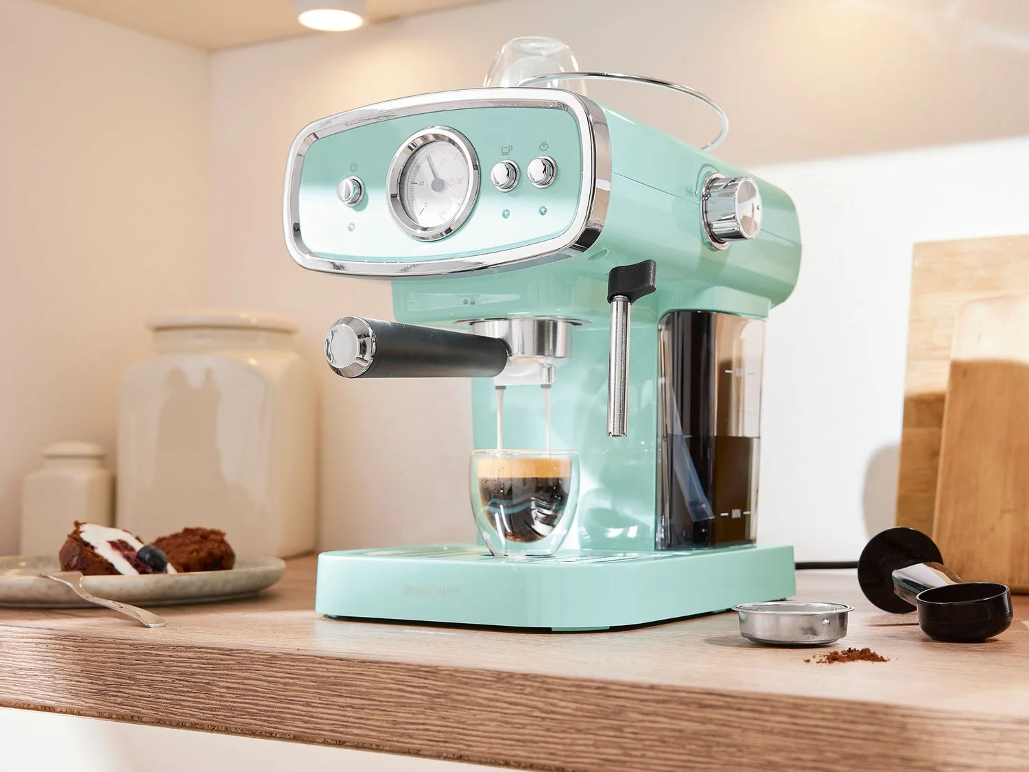 Machine à expresso SILVERCREST KITCHEN TOOLS SEM 1050 A2 avec système de porte-filtre