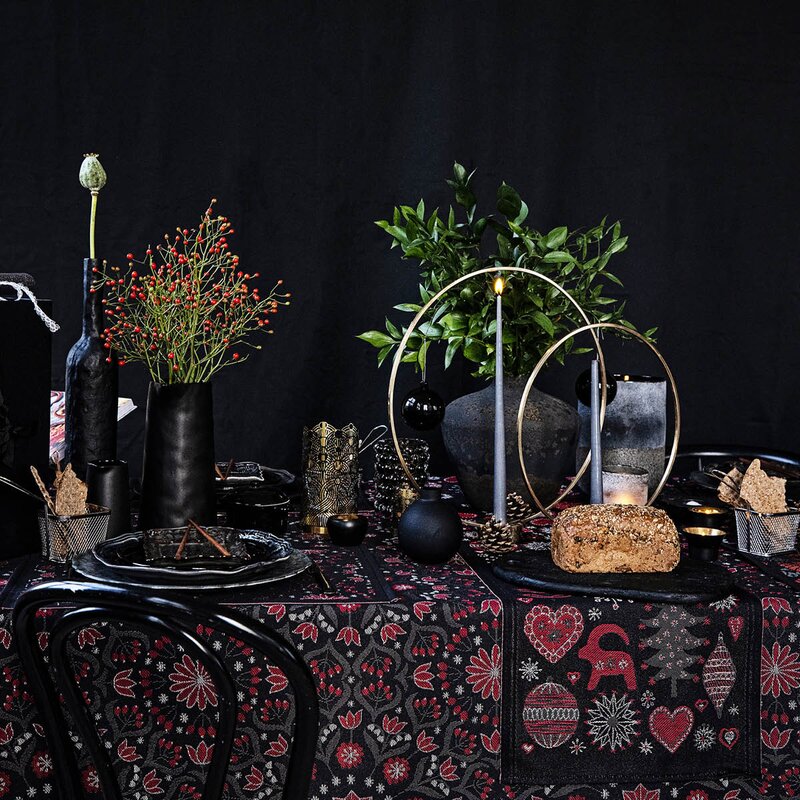 Bettys Jul duk 145x250 cm rød