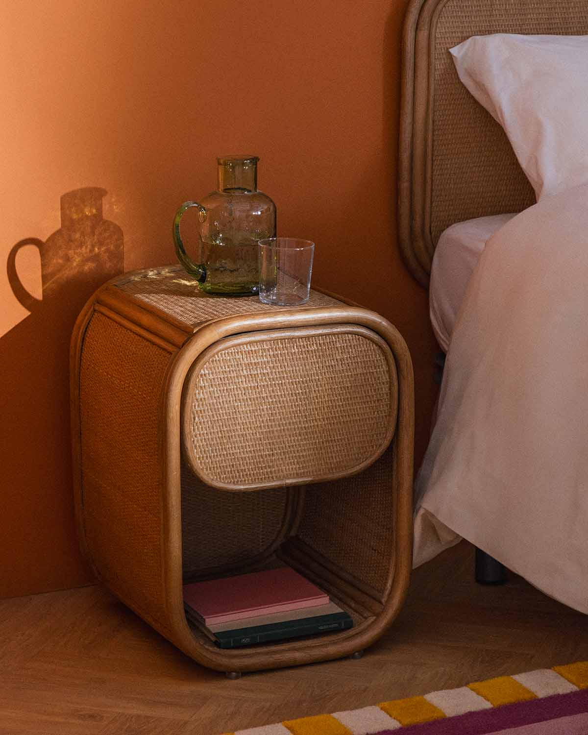 Maisie - Mesita de Noche con Cajón de Ratán Natural (41x41 cm) Maisie