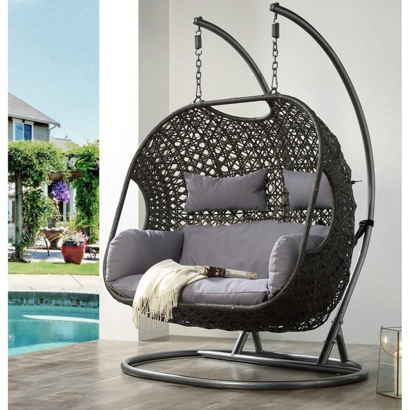 Fauteuil suspendu en osier pour patio 2023
