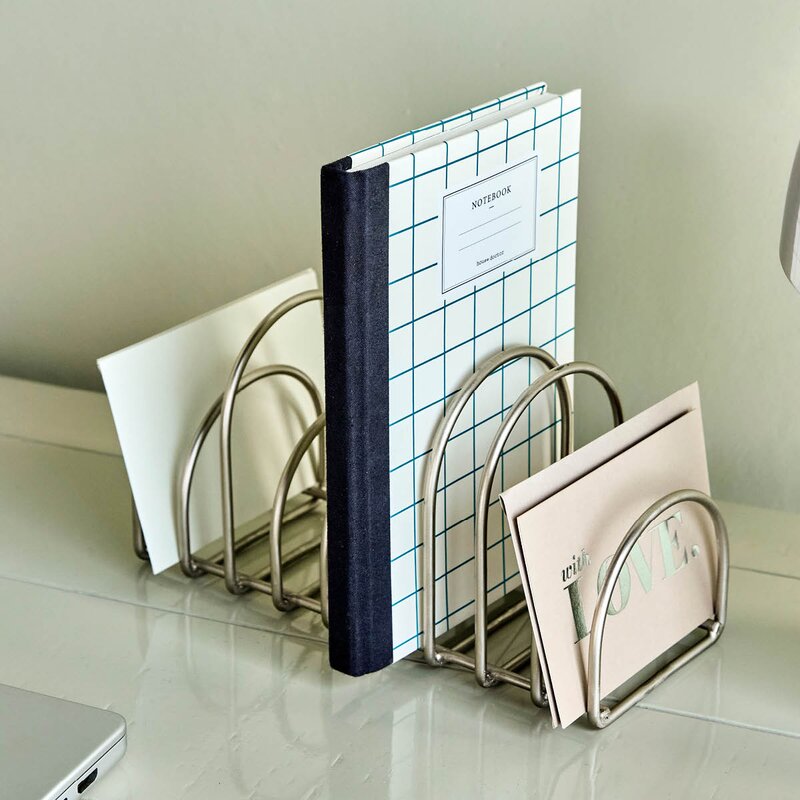 Pampi organisator i jern 24x10x12,5 cm børstet sølv