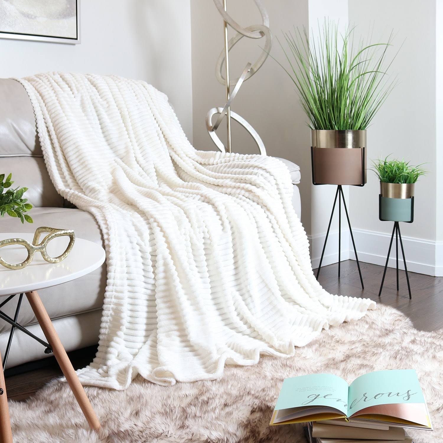 Nestl Cut Plush Fleece Throw Blanket - Lightweight Super Soft Fuzzy Luxury Bed Blanket for Bed - 90 x 108 - White