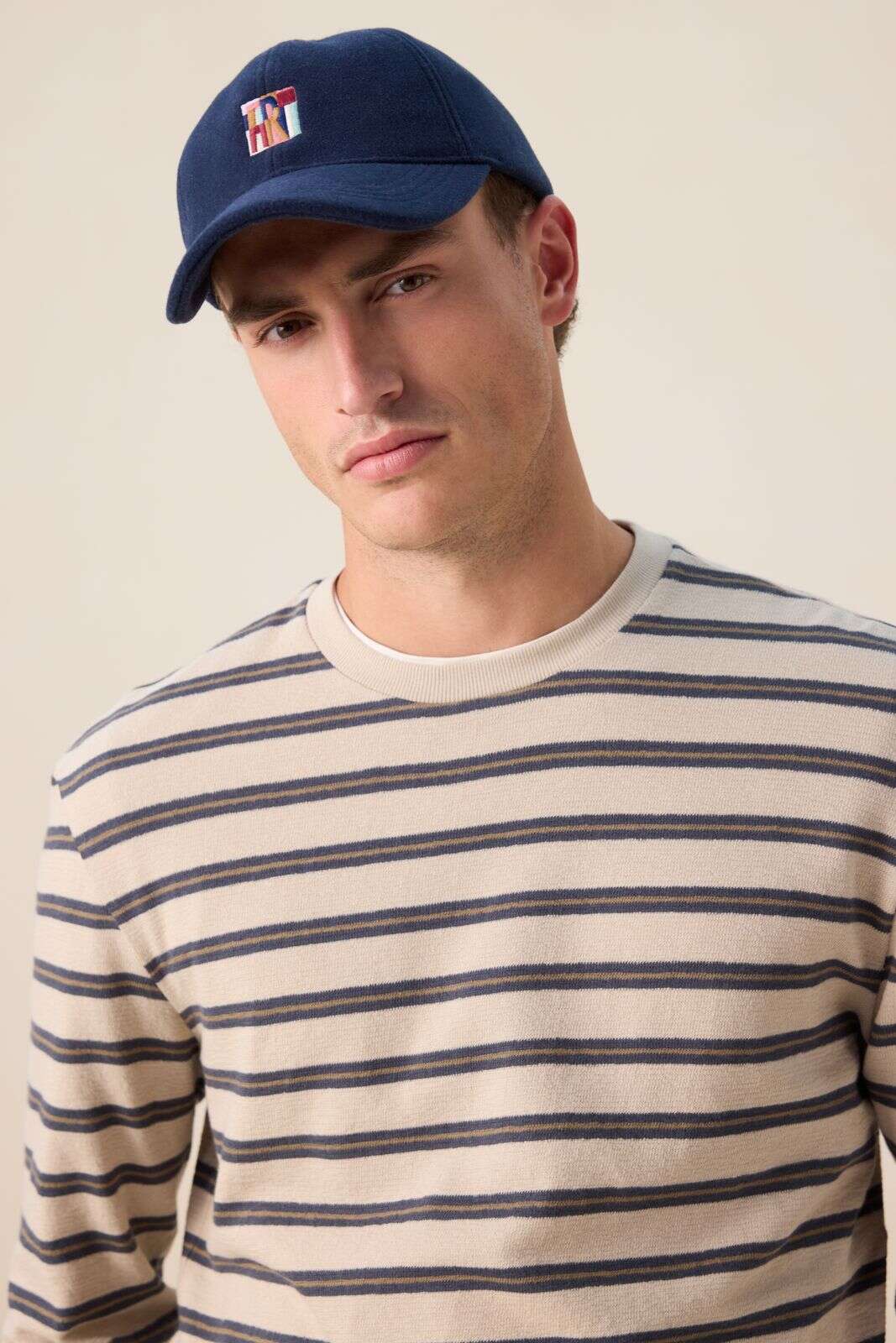 Donkerblauwe wollen pet