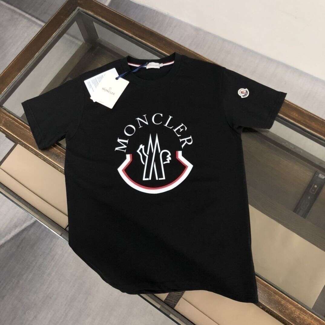 【Moncler 】（モンクレール）男女兼用、ご好評に付き再入荷！半袖Tシャツ