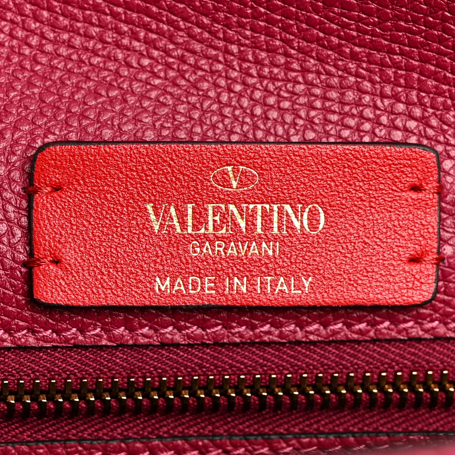 Grainy Calfskin Large Vlogo Clutch Raspberry