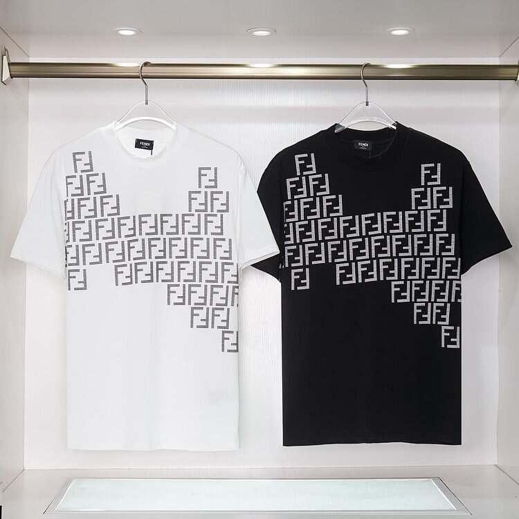 【FENDI】男女兼用、ご好評に付き再入荷！Tシャツ