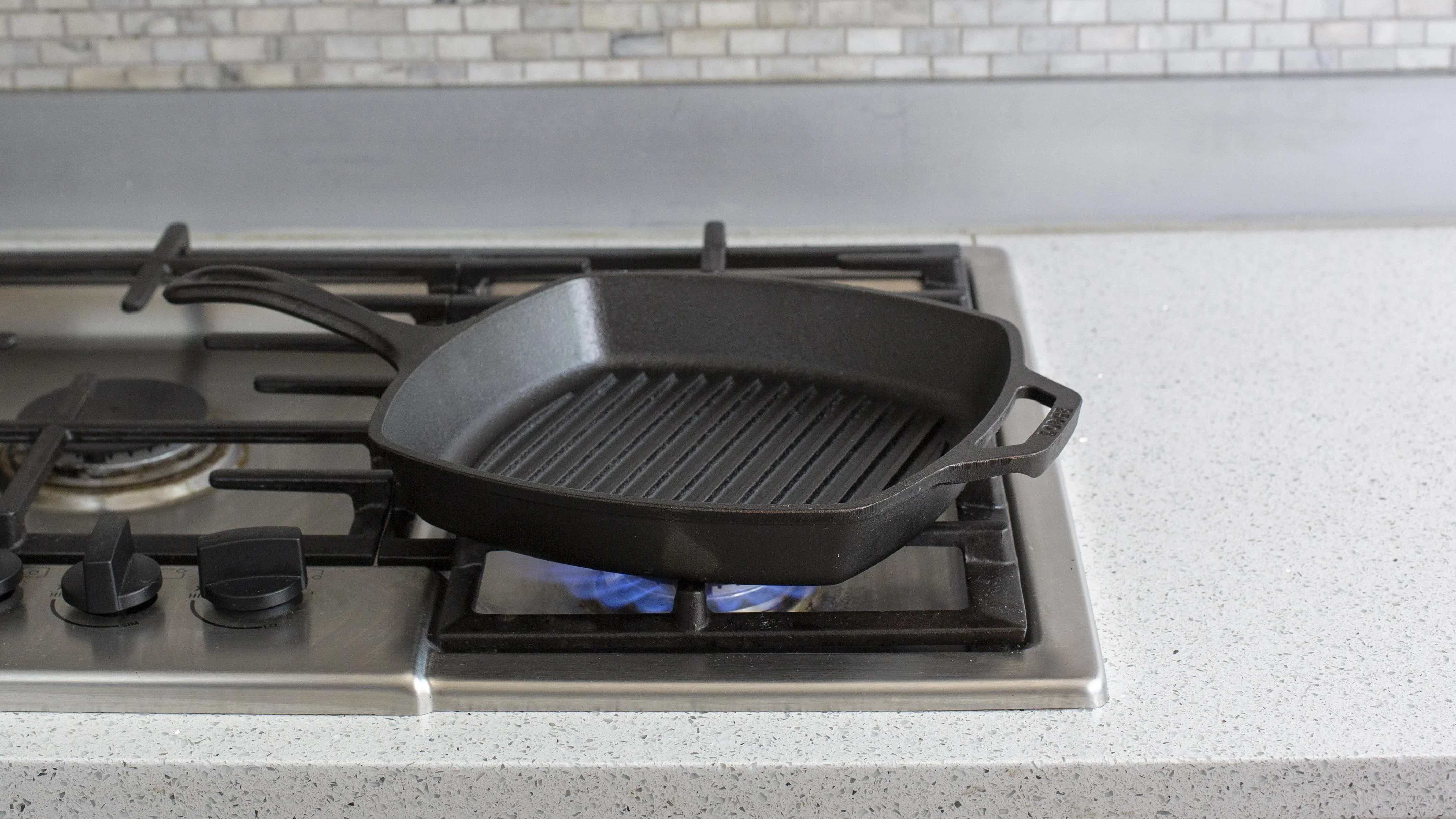 Cast Iron 10.5 Seasoned Square Grill Pan