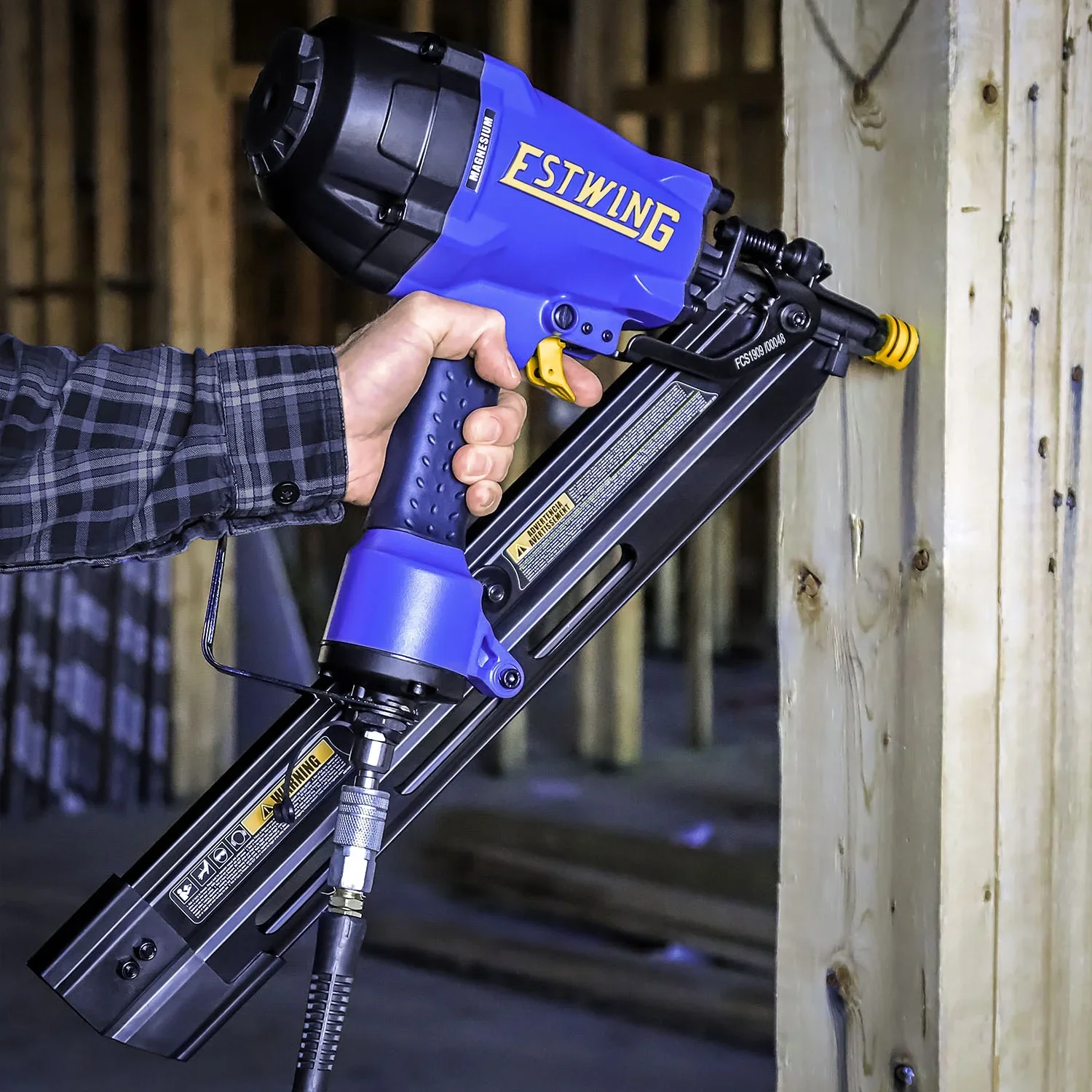 Estwing EFR3490 Pneumatic 34 Degree 3-1/2 Clipped Head Framing Nailer with Bag