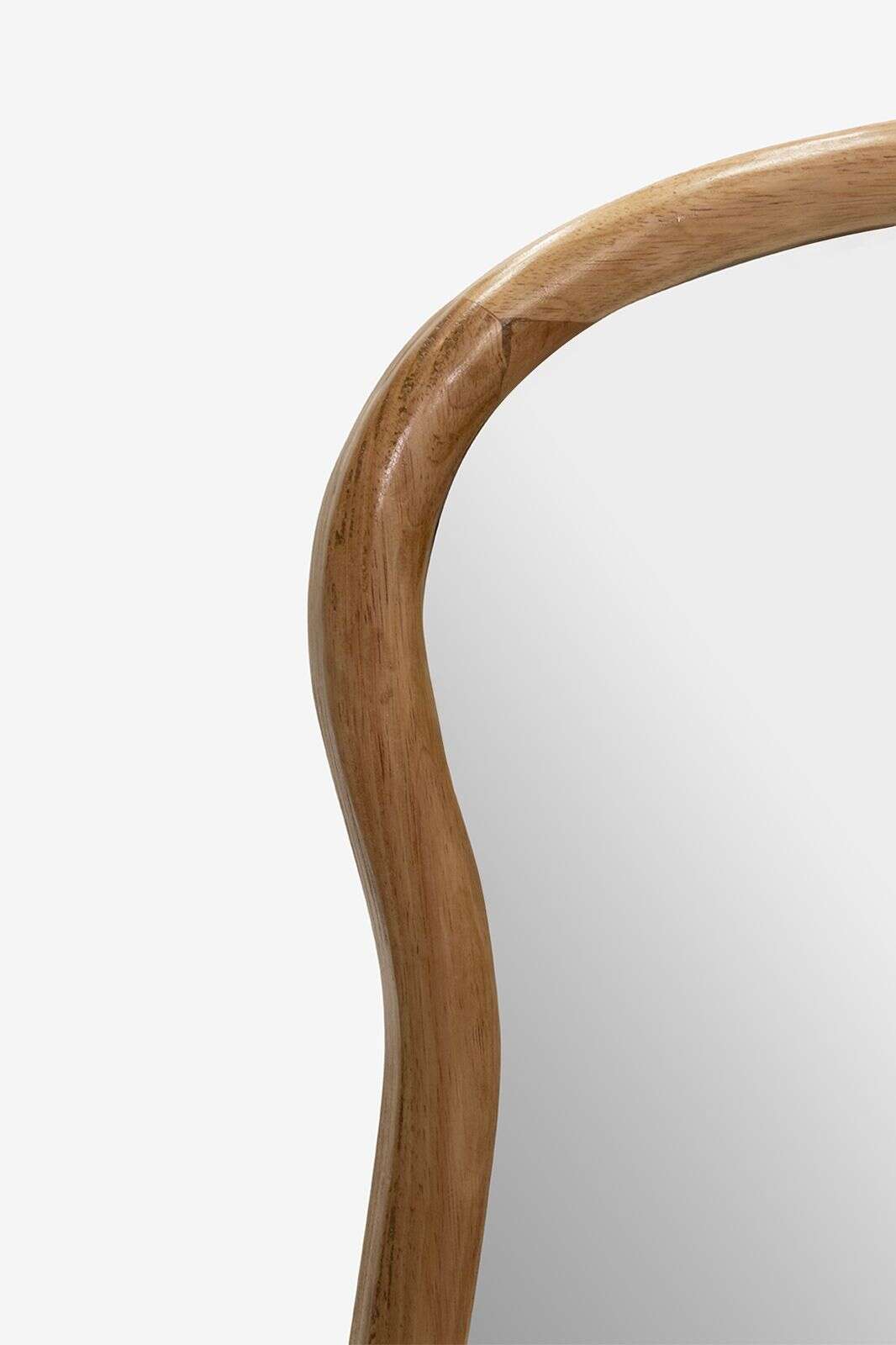 Lichtbruine grote hangspiegel met golven