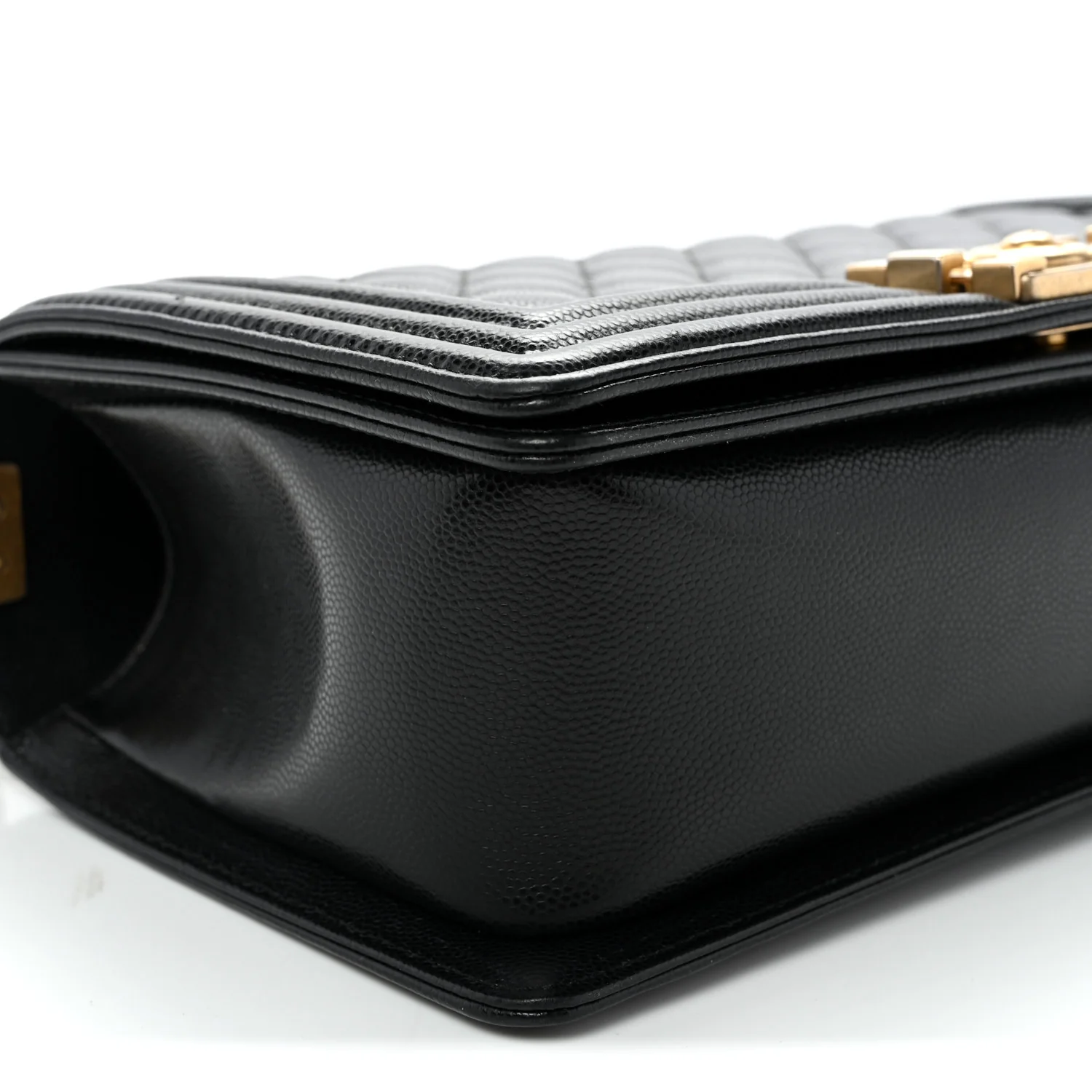 Caviar Quilted Medium Boy Flap Black