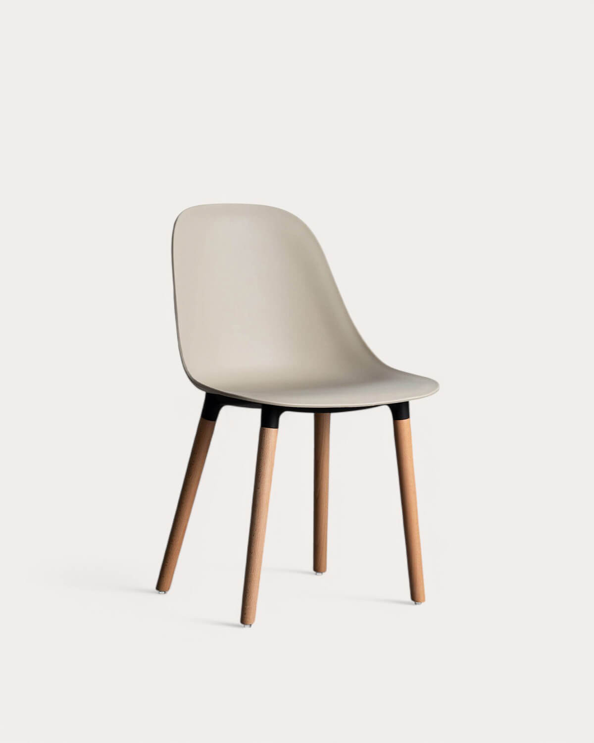 Reine - Silla de Comedor en Polipropileno y Madera Reine