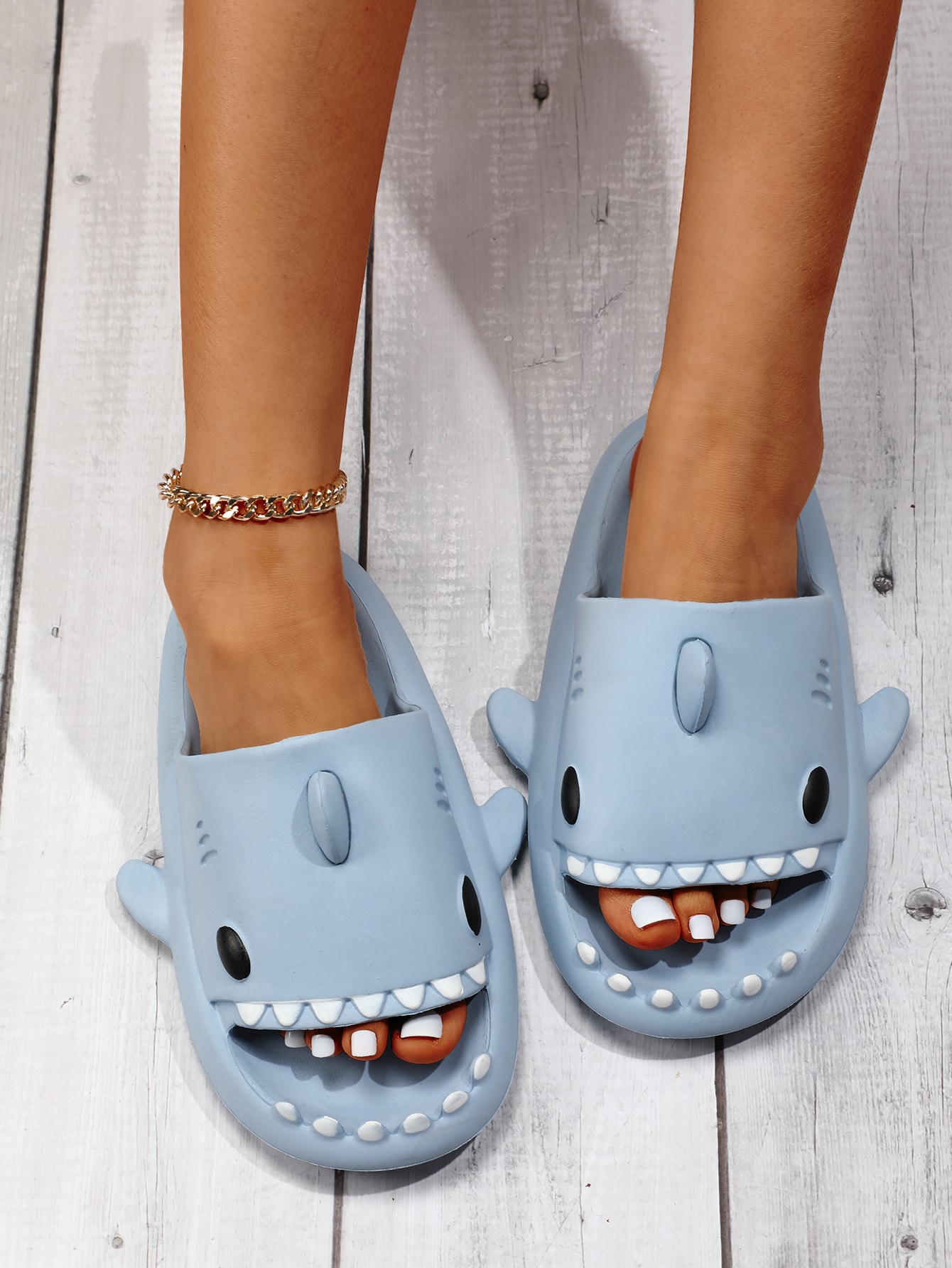 Sandales à bride unique pour femmes, motif requin bleu de dessin animé