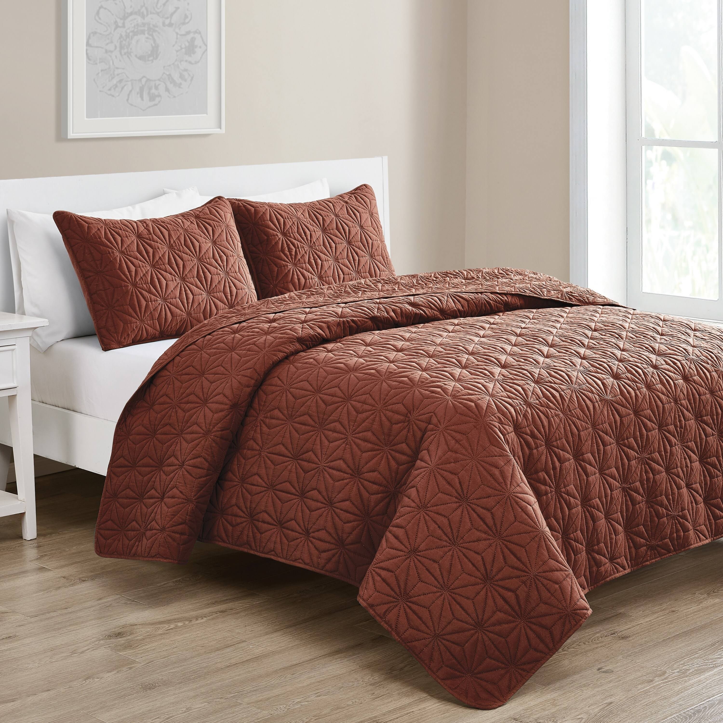 VCNY Home Kaleidoscope 3-Piece Orange Geometric Quilt Set, King