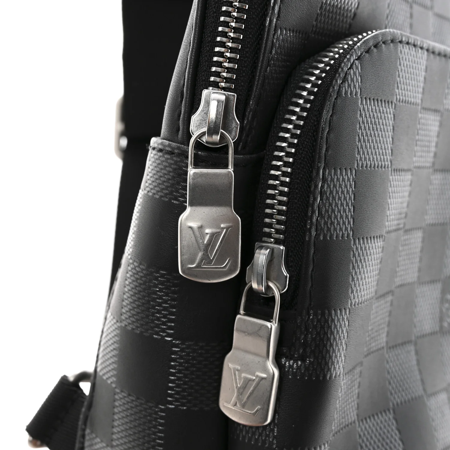 Damier Graphite Avenue Sling Bag Onyx Silver