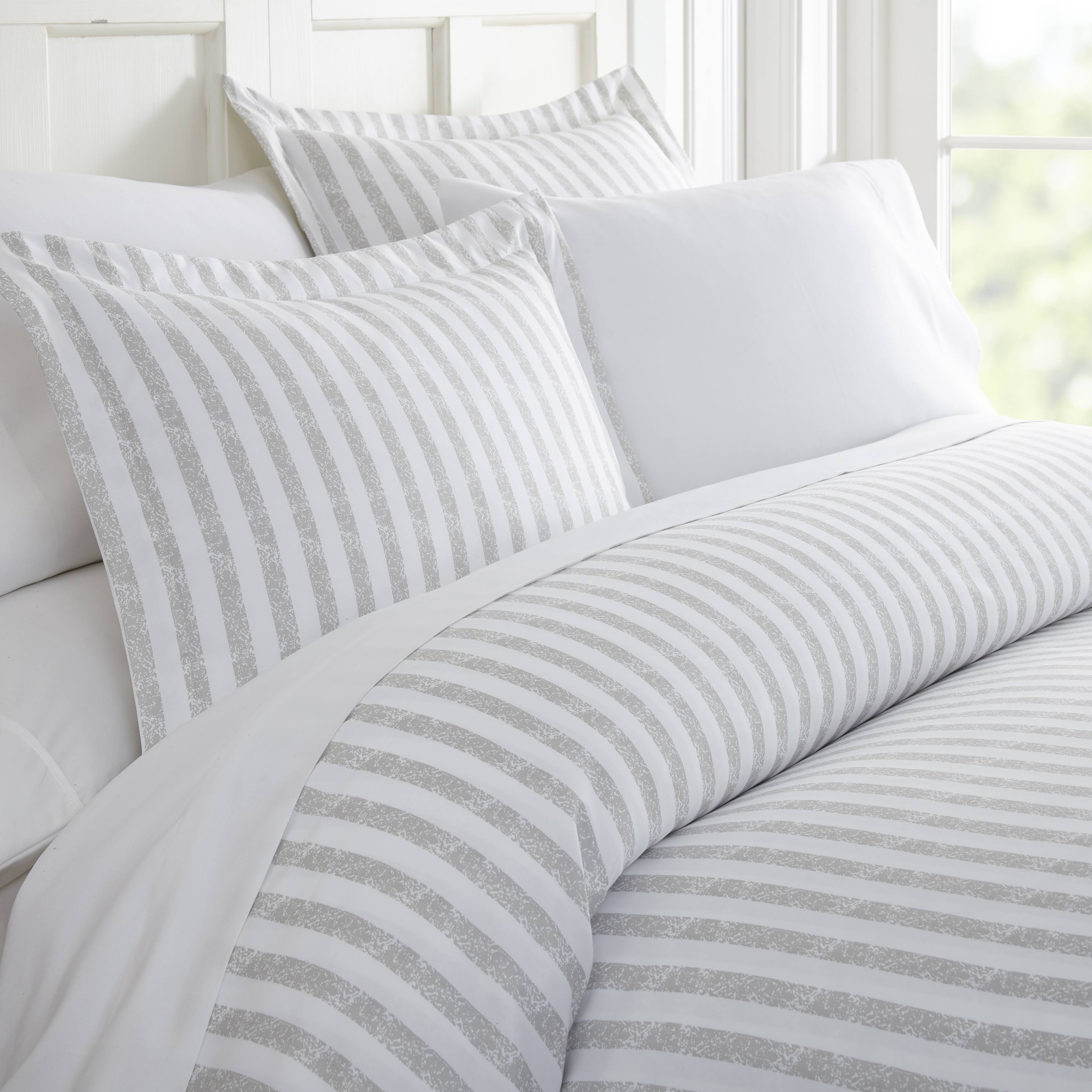 Duvet Cover Set (3-Piece): Rugged Stripes-Light Gray/Queen