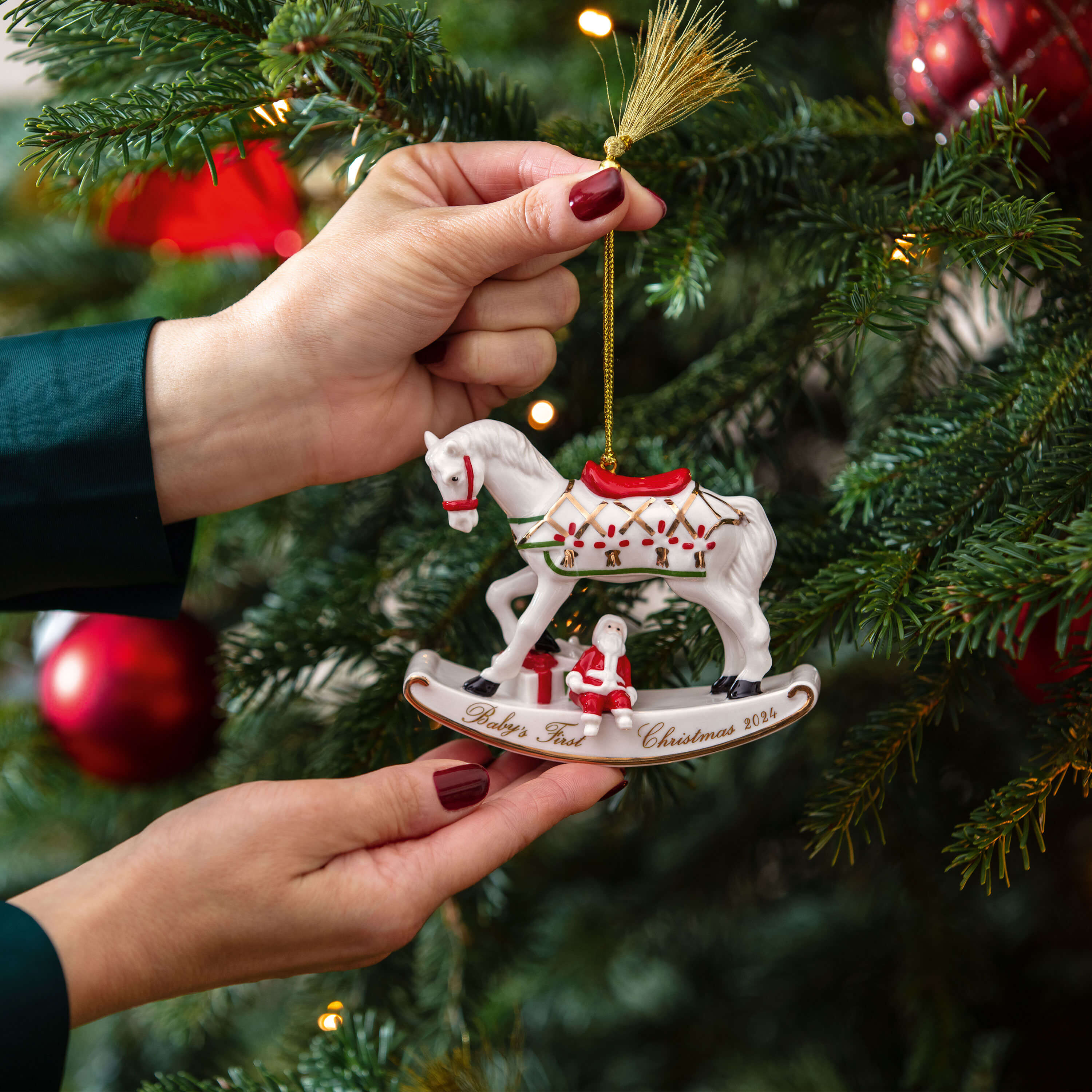Christmas Classics Christmas ornaments - Multi-colored, 4.3'' x 1.5'' x 3.6''