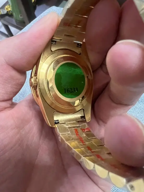 Replica Rolex Day Date Diamond Bezel Yellow Gold 40MM Watch N2025442