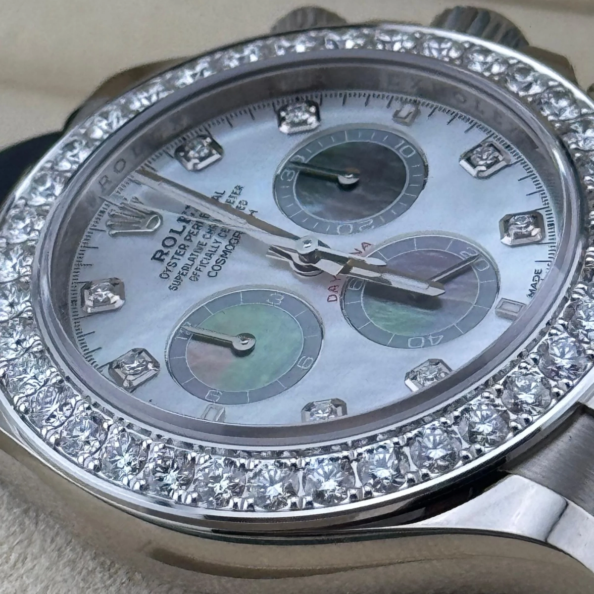 [Super Clone]Rolex Cosmograph Daytona 40mm White Gold Mother of Pearl Dial Diamond Bezel Oysterflex - 126589RBR
