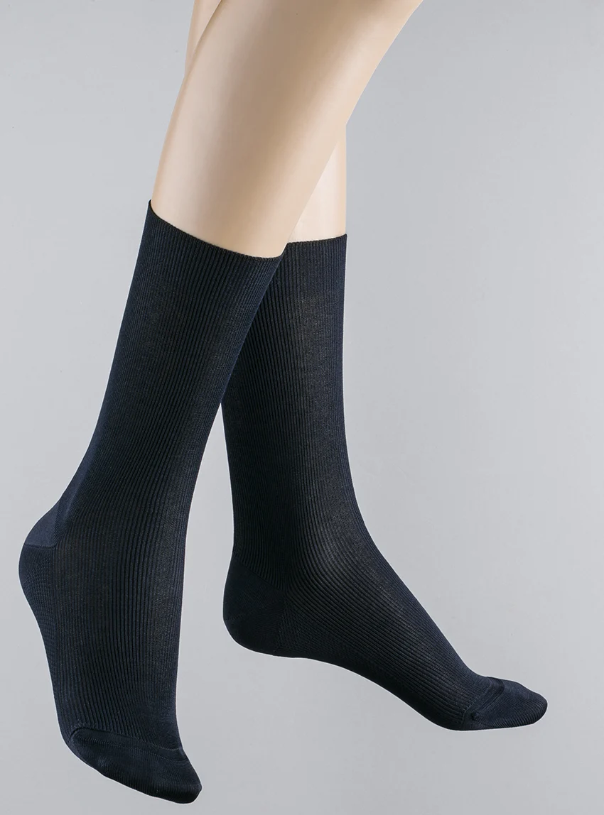 Mi-chaussettes fines en coton bleu marine