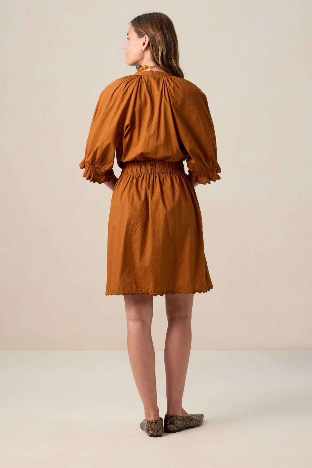 Bruine jurk met embroidery