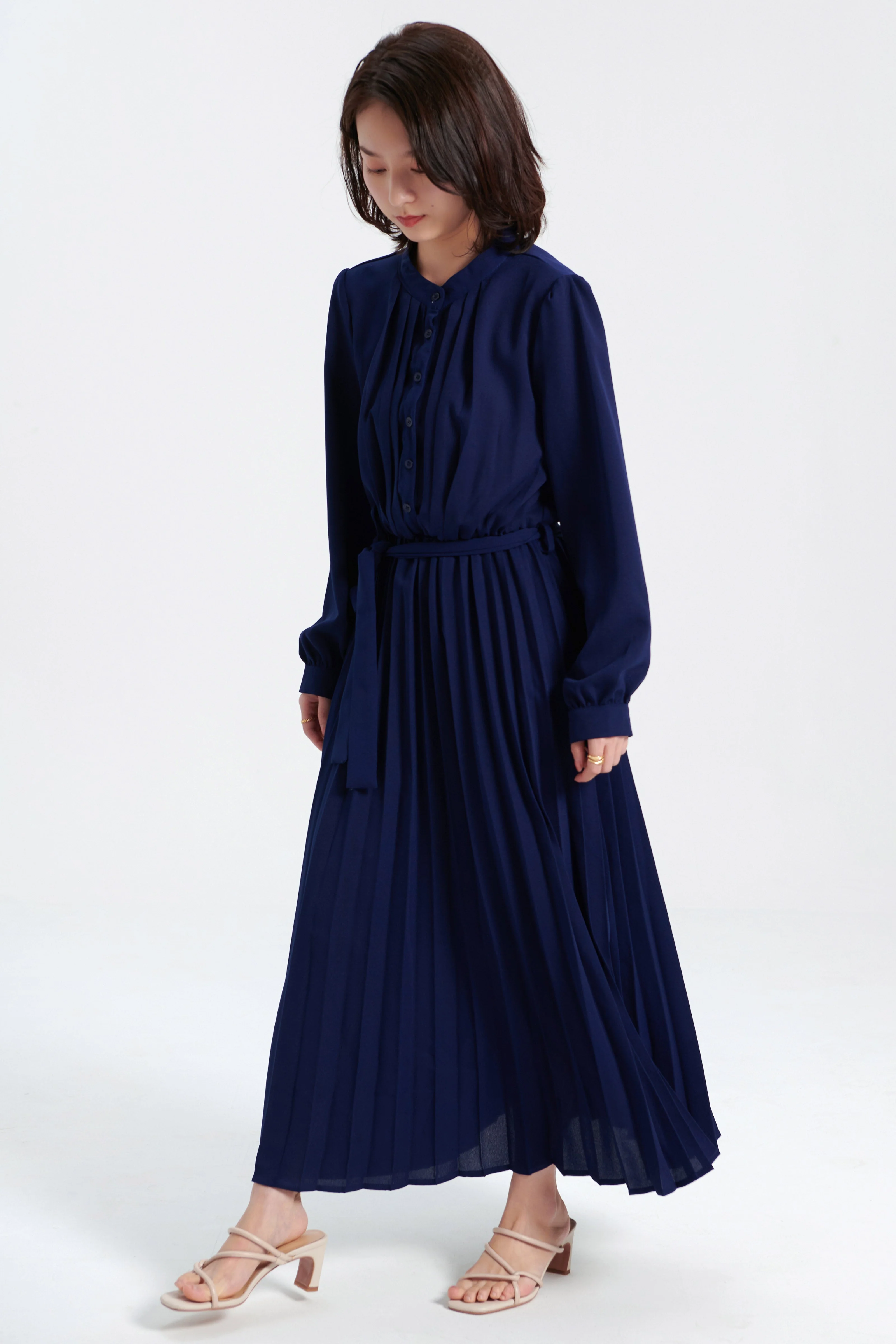 Robe à manches bouffantes en chiffon plissé