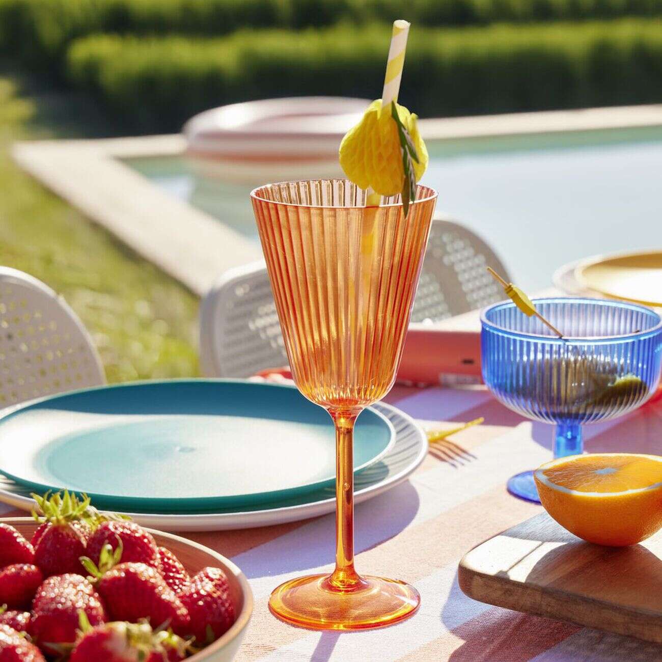 Verre à pied plastique orange 25cl