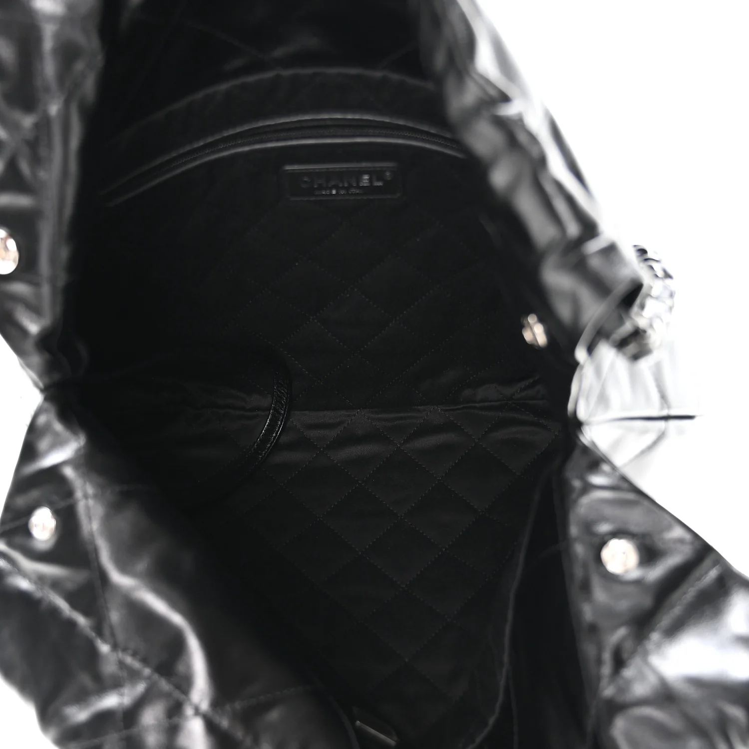 Shiny Calfskin Quilted Small Chanel 22 So Black