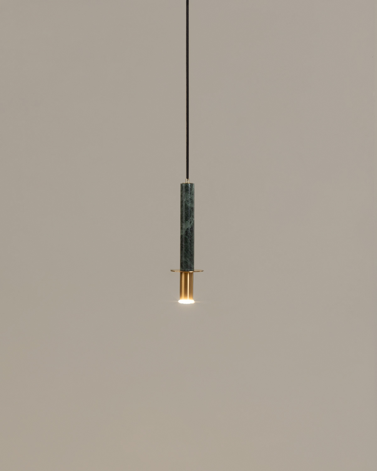 Hikaru - Lámpara de Techo LED de Metal con Mármol Hikaru