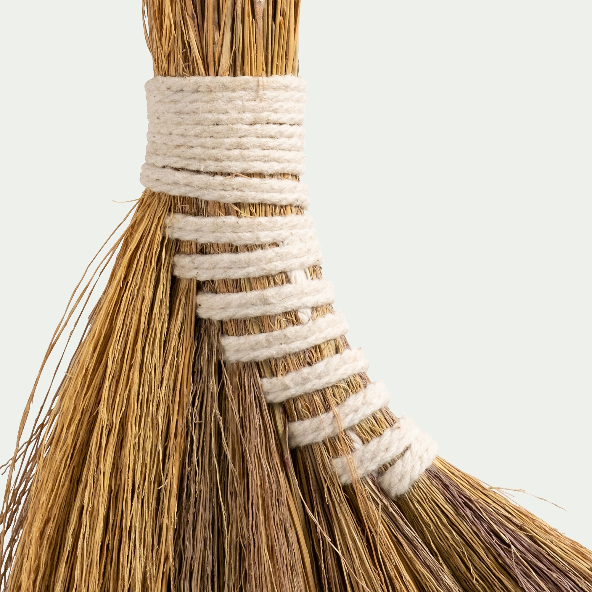 PONTAL - Balayette décorative en jonc de mer - naturel