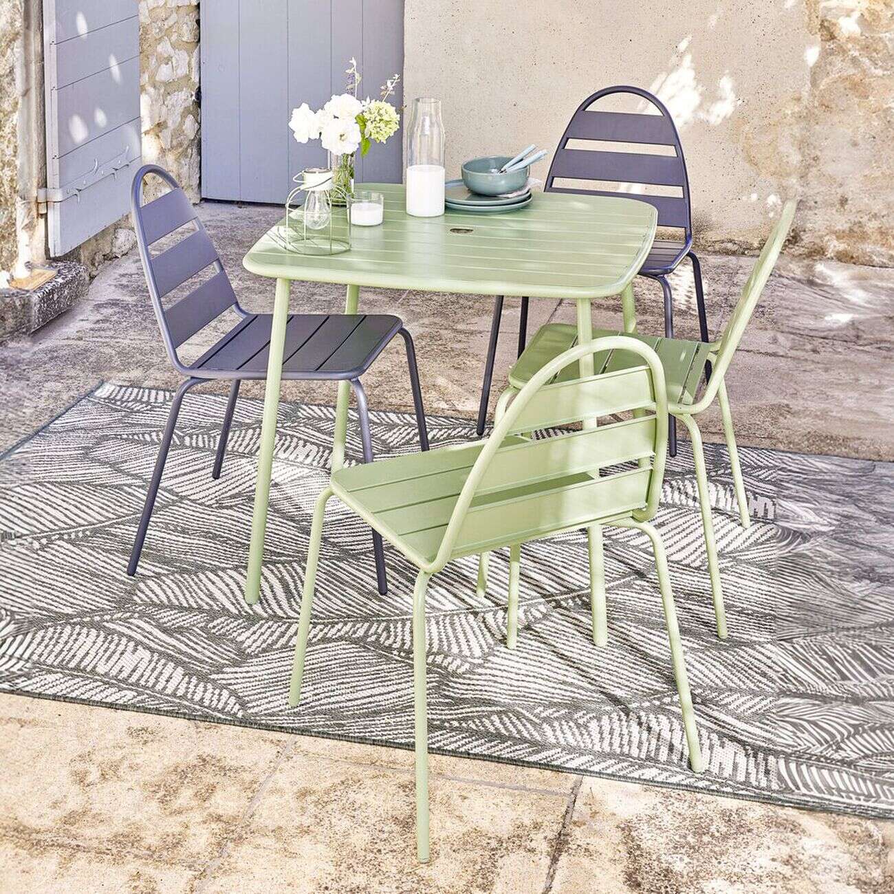 Table de jardin Fun 2 personnes métal vert 80x80xH72cm
