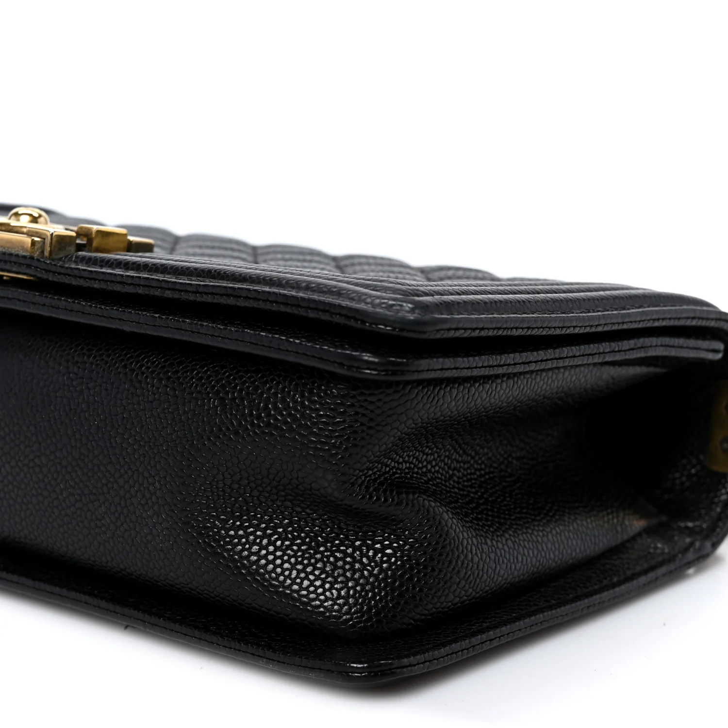 Caviar Quilted Medium Boy Flap Black