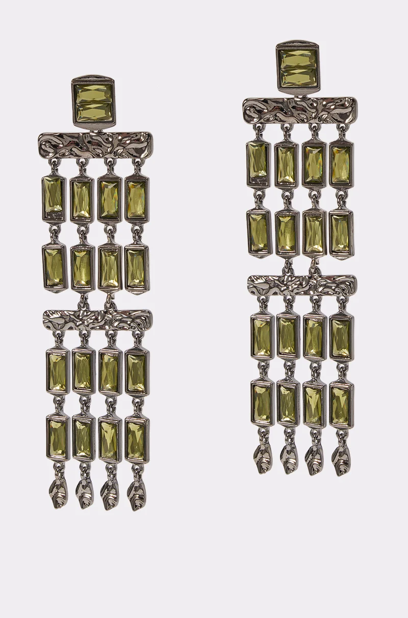 BAGUETTE CHANDELIER EARRINGS IN GREEN - Akira Store