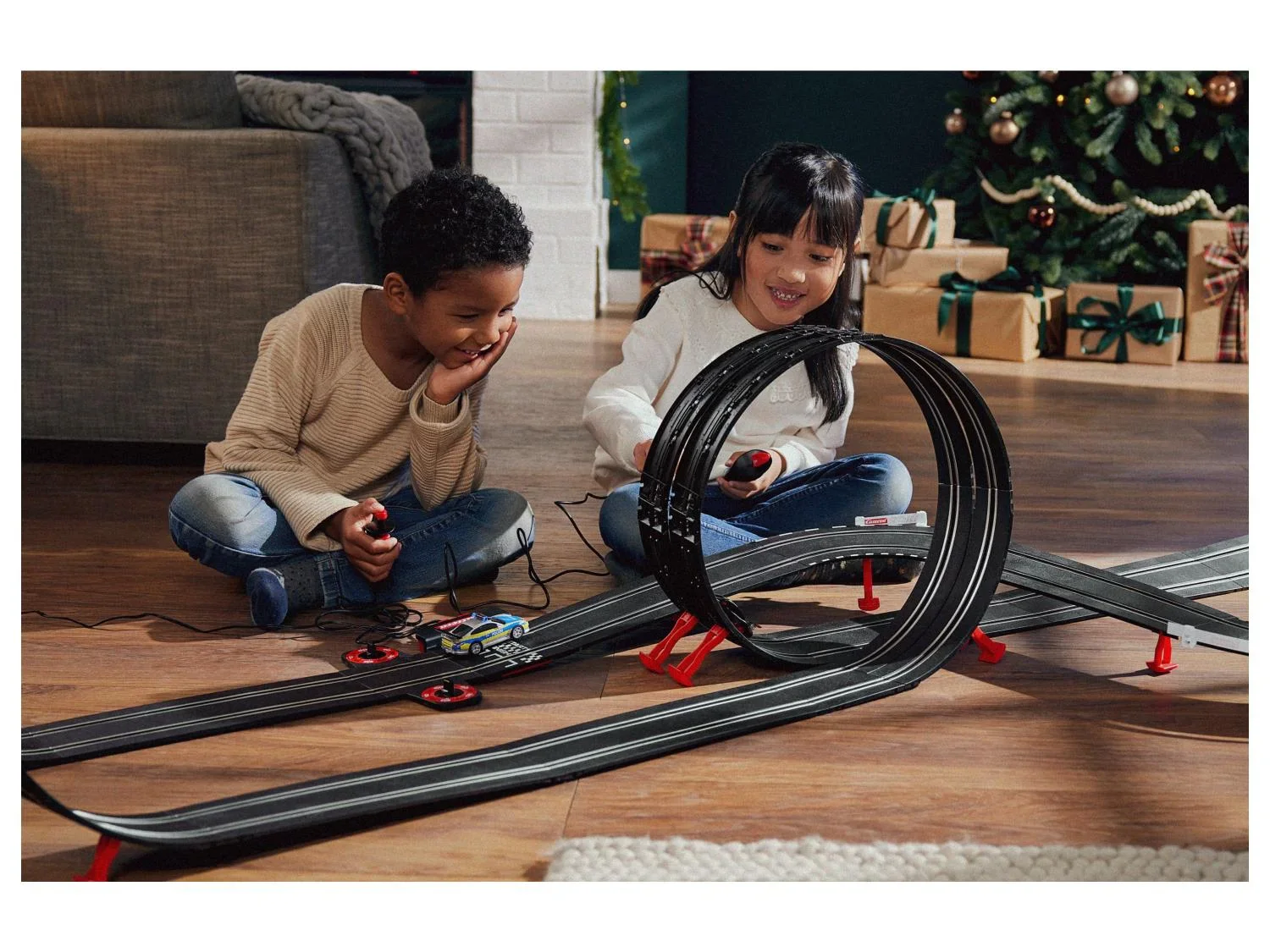 Carrera GO!!! Voiture et circuit de course 1:43