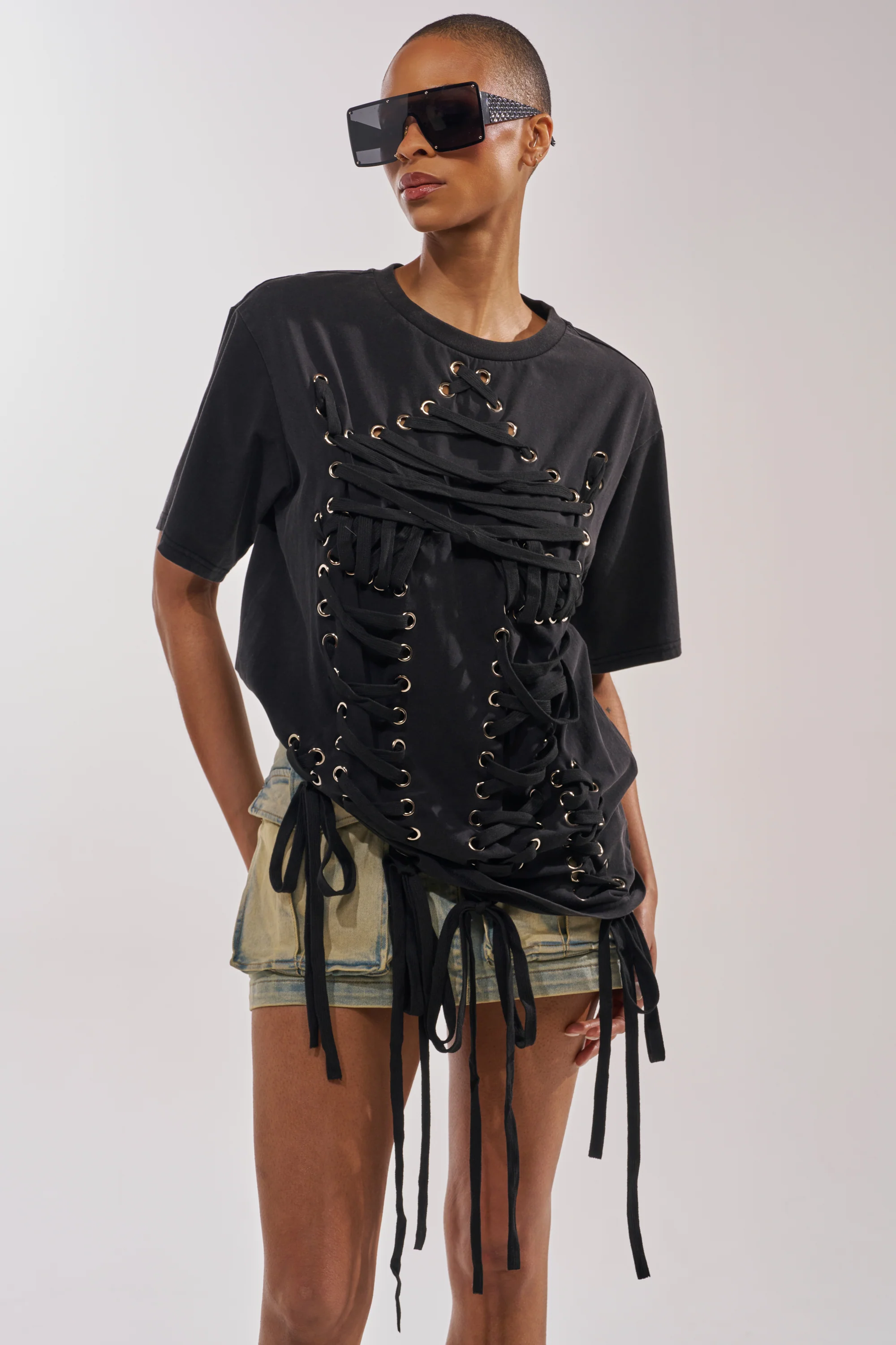 LACED UP MINERAL WASH T-SHIRT - Akira Store