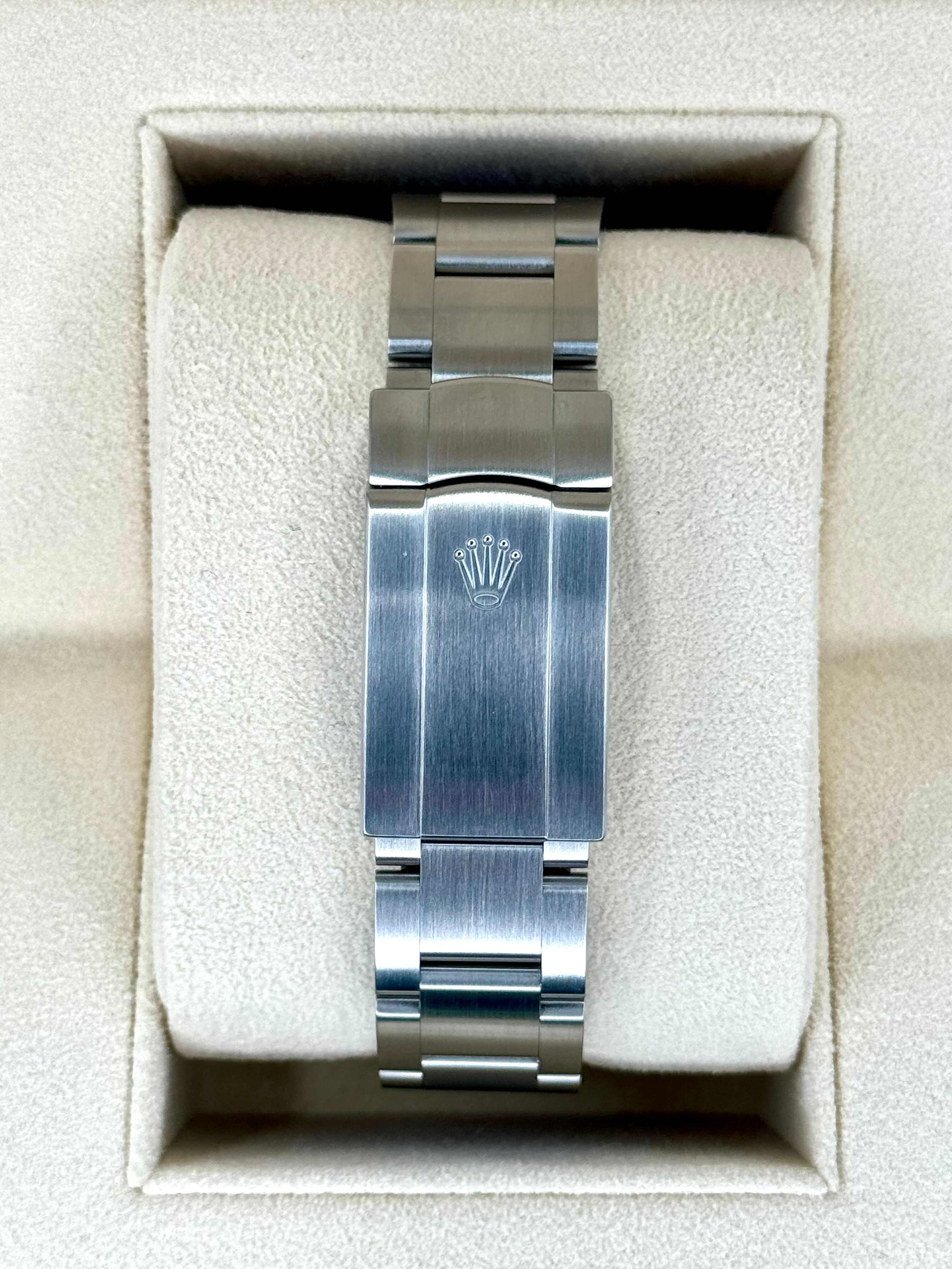 NEW 2024 ロレックス オイスターパーペチュアル 36mm 126000 グリーンダイヤルRolex