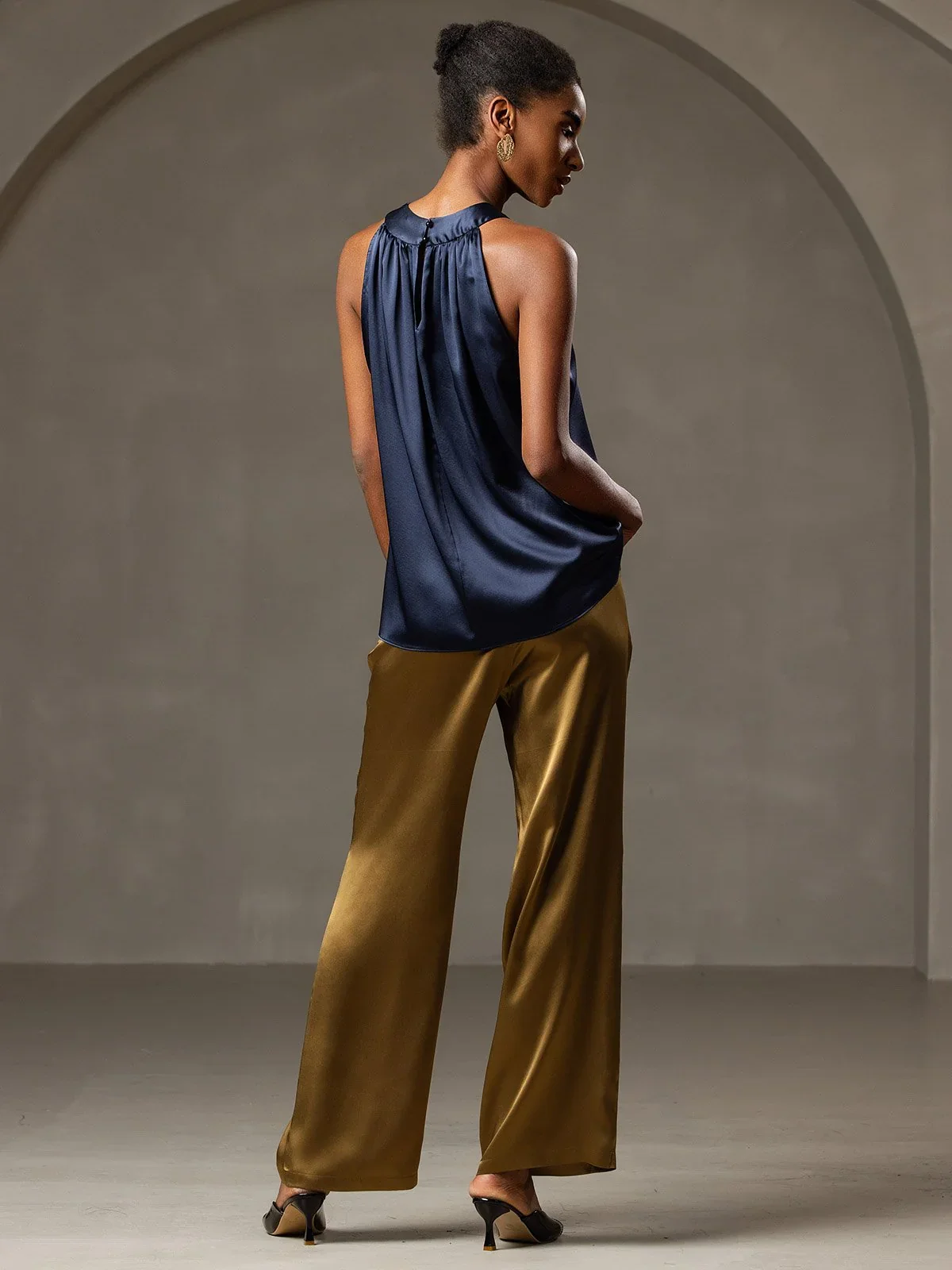 19Momme Silk Sleeveless Halter Neck Women's Top